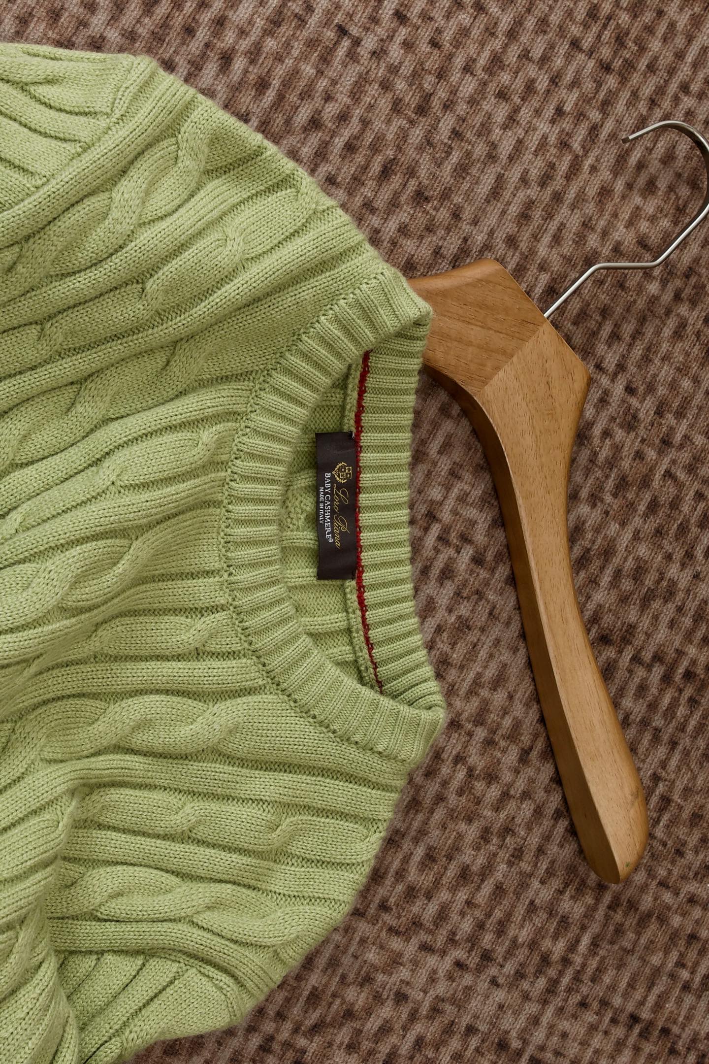 New#🟥lP🆕 经典麻花辫织法复古混纺羊绒纱线羊绒衫，探索时尚的复古潮流，lP🆕家为您呈现一款独具匠心