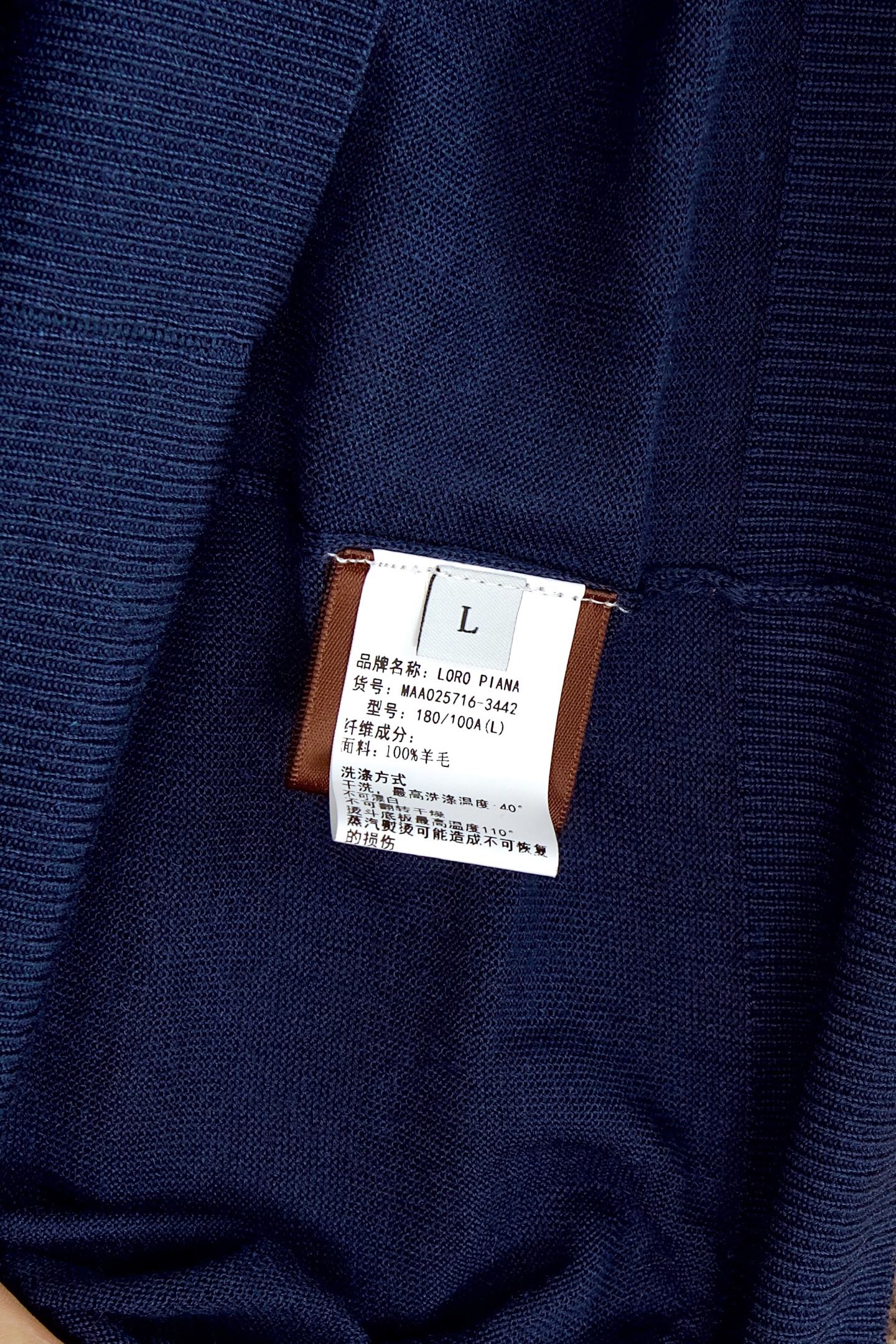 New#🟥lP🆕 翻领羊毛衫，用细腻纤维编织时光韵味，于一针一线间，诉说永恒优雅，在男士高端针织服饰领域