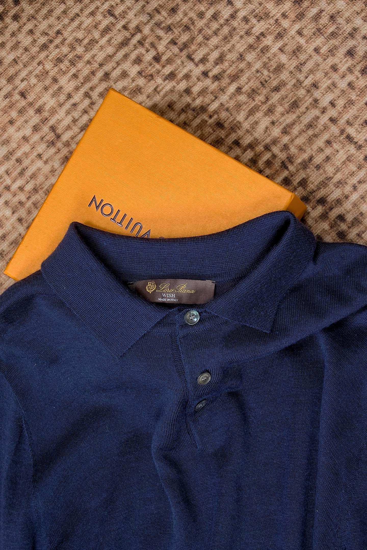 New#🟥lP🆕 翻领羊毛衫，用细腻纤维编织时光韵味，于一针一线间，诉说永恒优雅，在男士高端针织服饰领域