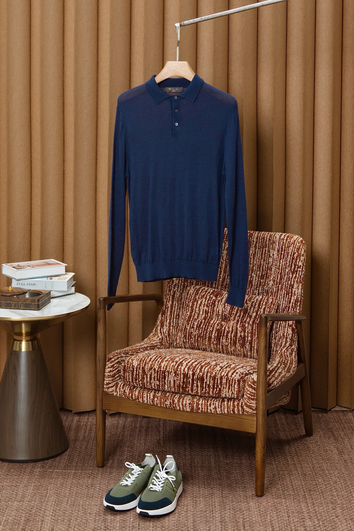 New#🟥lP🆕 翻领羊毛衫，用细腻纤维编织时光韵味，于一针一线间，诉说永恒优雅，在男士高端针织服饰领域