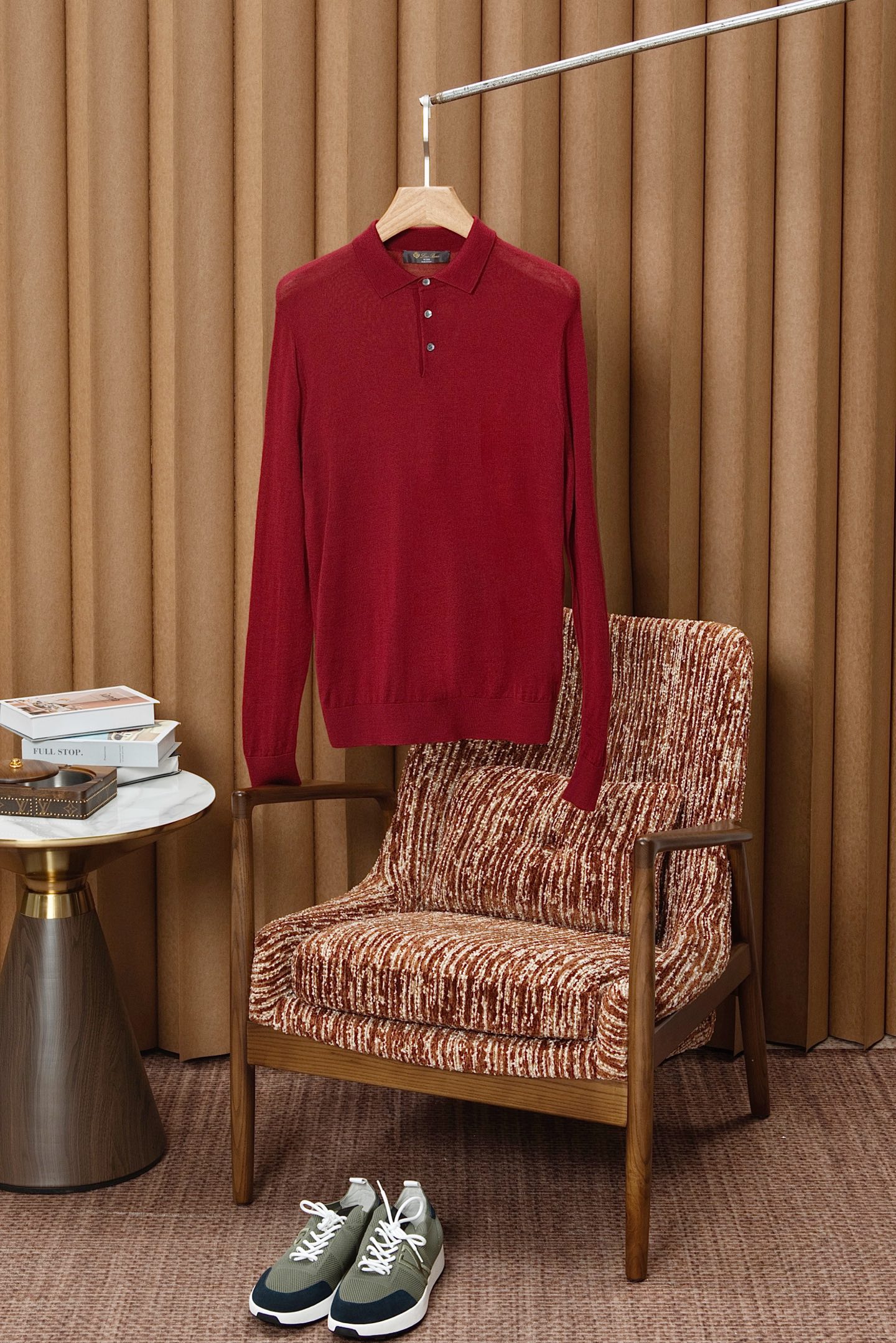 New#🟥lP🆕 翻领羊毛衫，用细腻纤维编织时光韵味，于一针一线间，诉说永恒优雅，在男士高端针织服饰领域