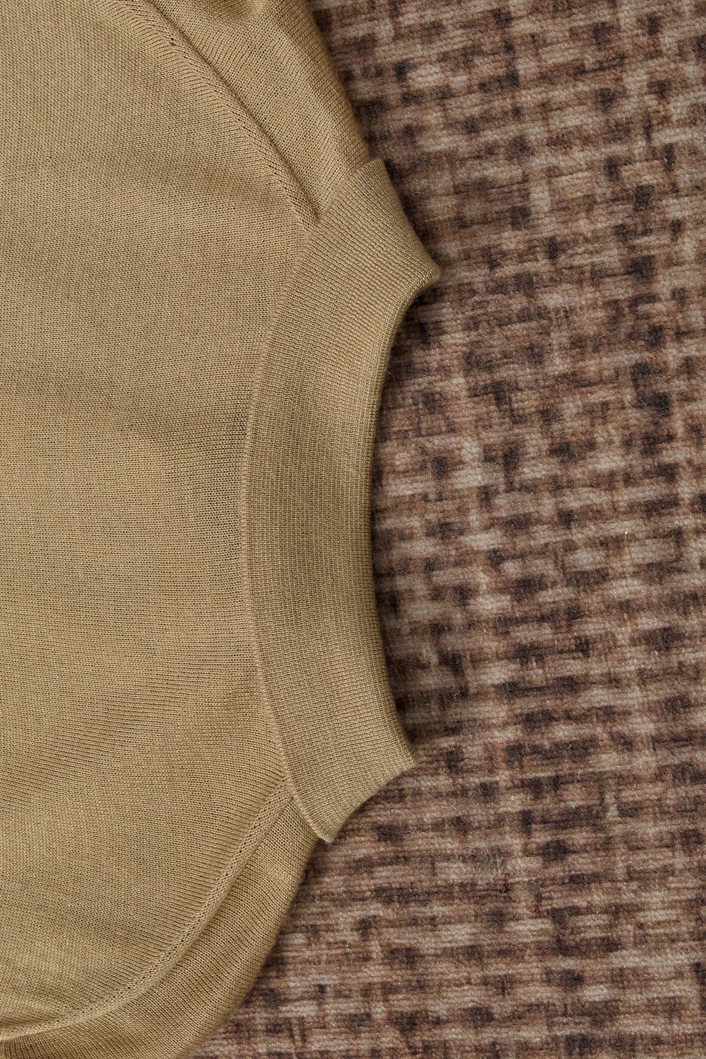 New#🟥lP🆕 翻领羊毛衫，用细腻纤维编织时光韵味，于一针一线间，诉说永恒优雅，在男士高端针织服饰领域