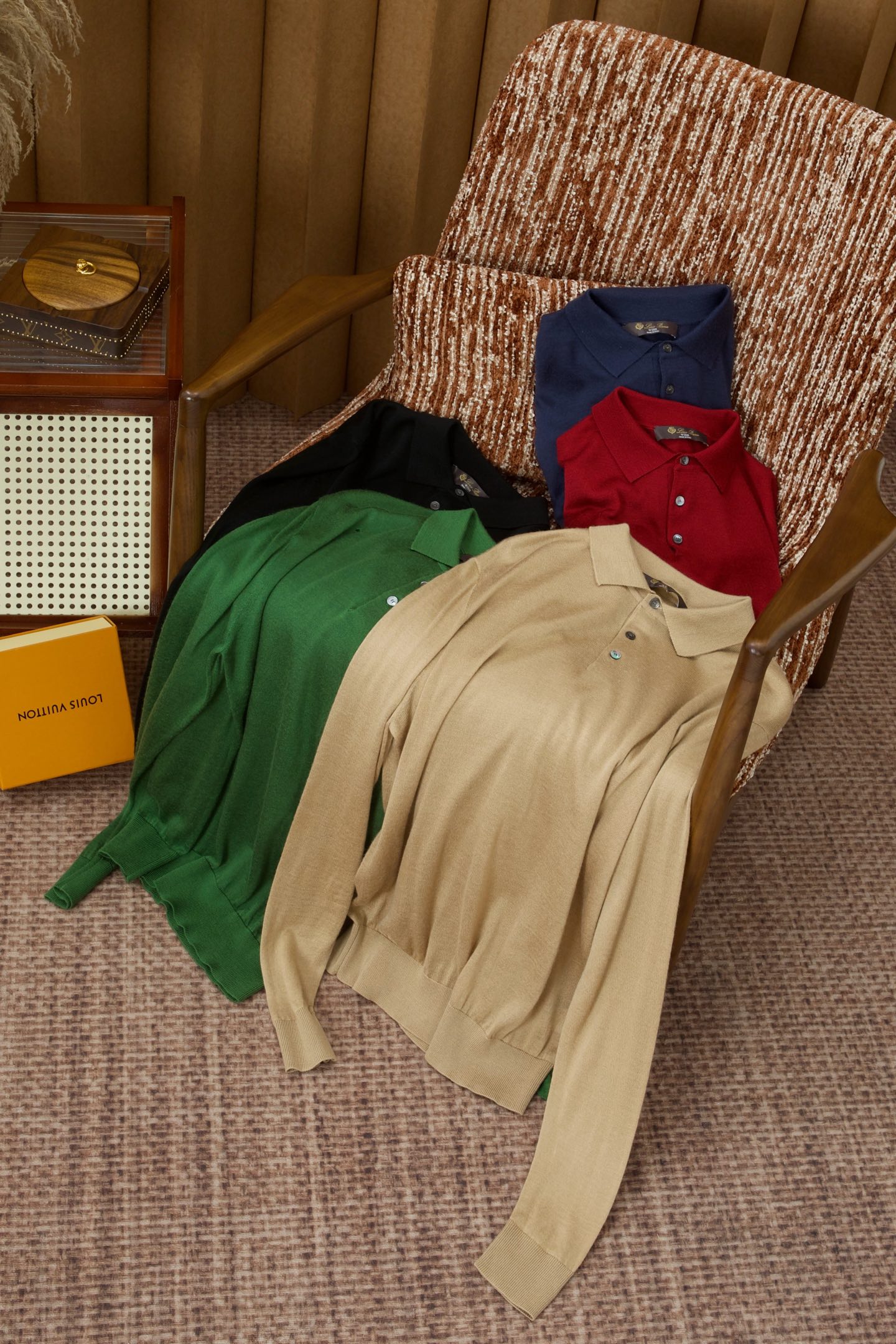 lP🆕经典翻领Polo羊毛衫平铺测量1-3CM误差48码:肩宽41胸围48衣长63袖子6050码:肩宽4