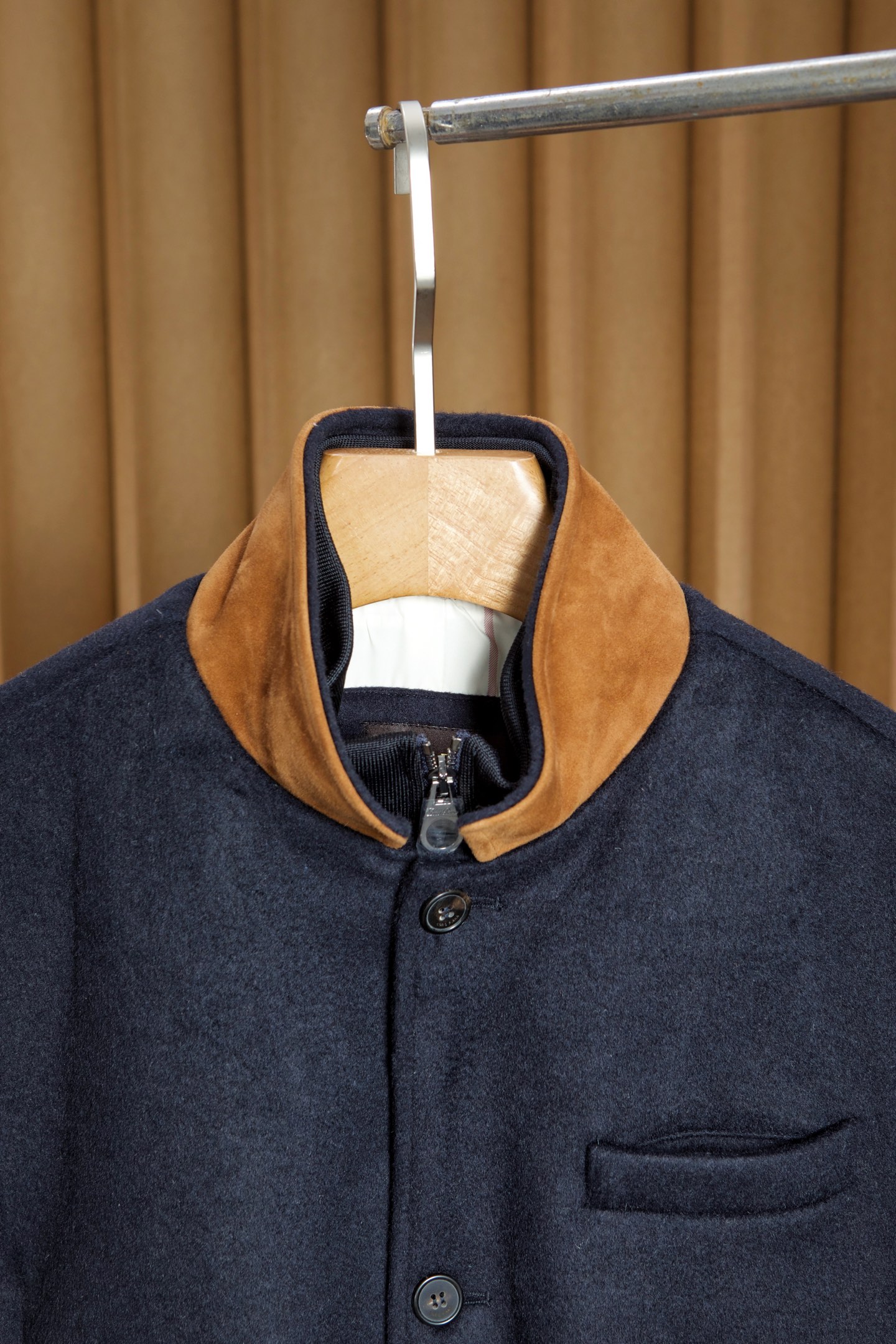 New#🟥lP🆕 甄选独特且强烈的造型感，假两件立体双层领羊绒羊毛混纺夹克外套，这款假两件双层领夹克，便