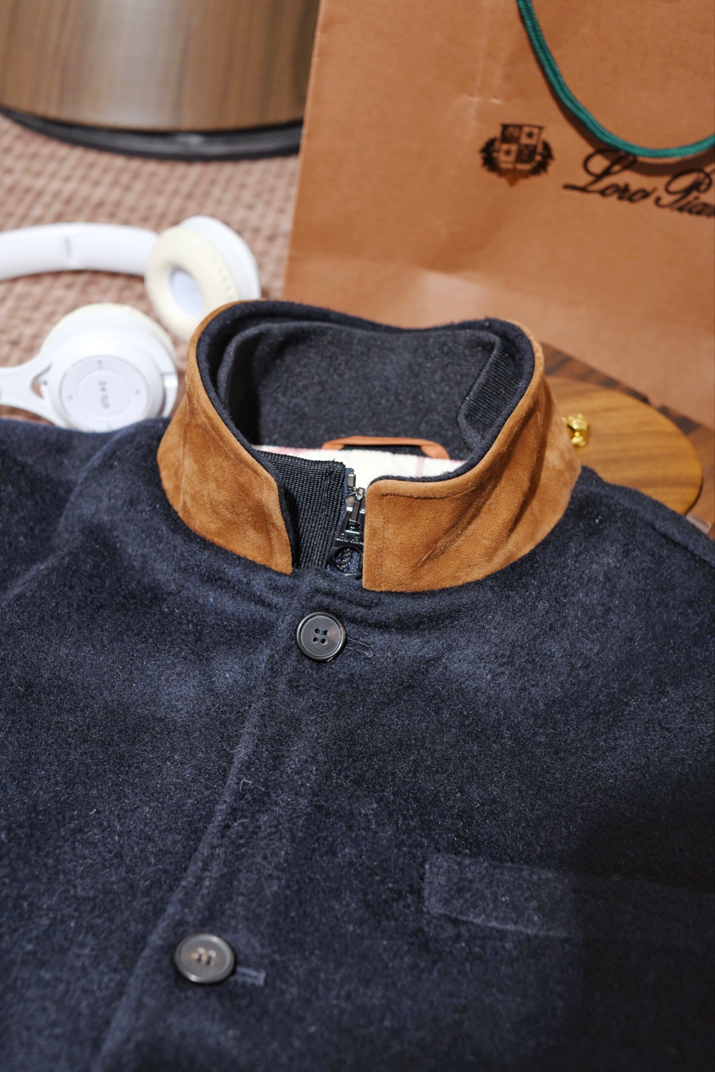 New#🟥lP🆕 甄选独特且强烈的造型感，假两件立体双层领羊绒羊毛混纺夹克外套，这款假两件双层领夹克，便