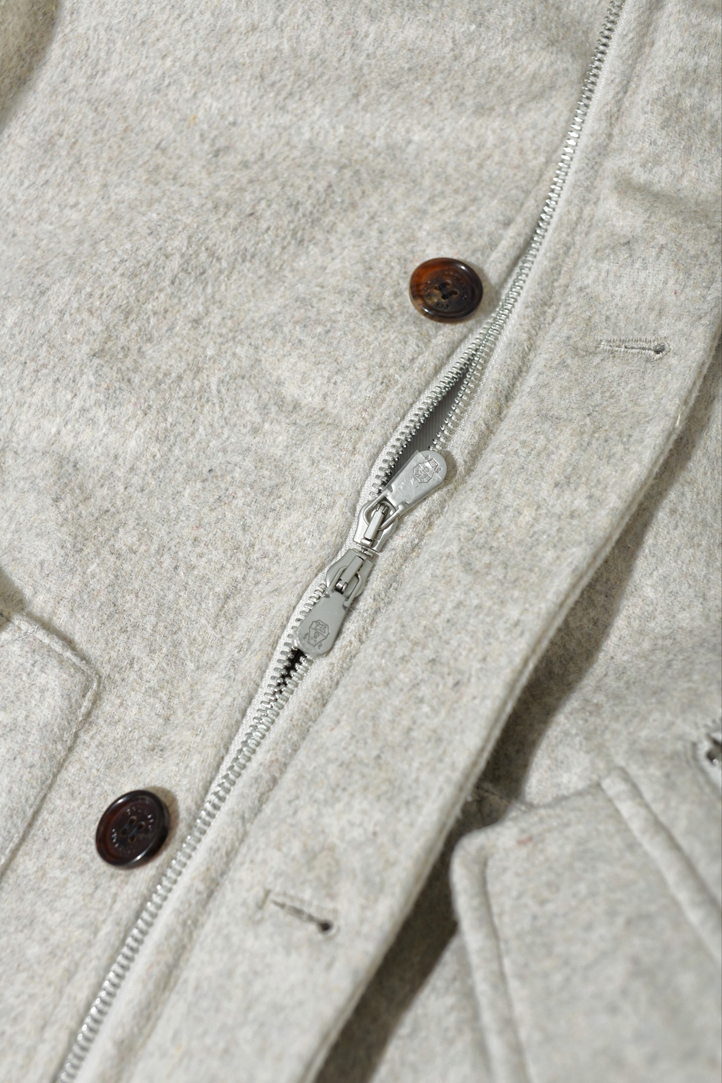 New#🟥BC Brunello Cucinelli 这款匠心独运的夹克，将奢华与实用完美融合，伴您温暖