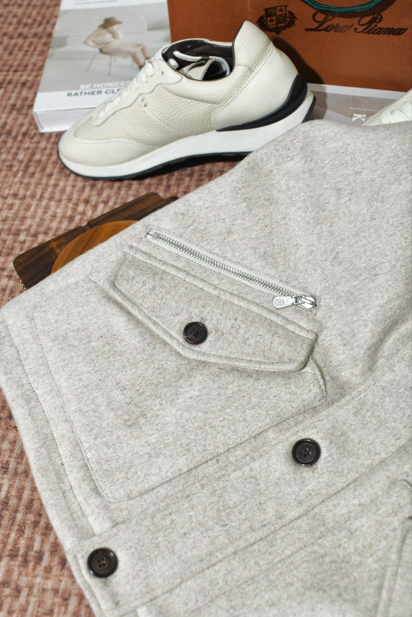 New#🟥BC Brunello Cucinelli 这款匠心独运的夹克，将奢华与实用完美融合，伴您温暖