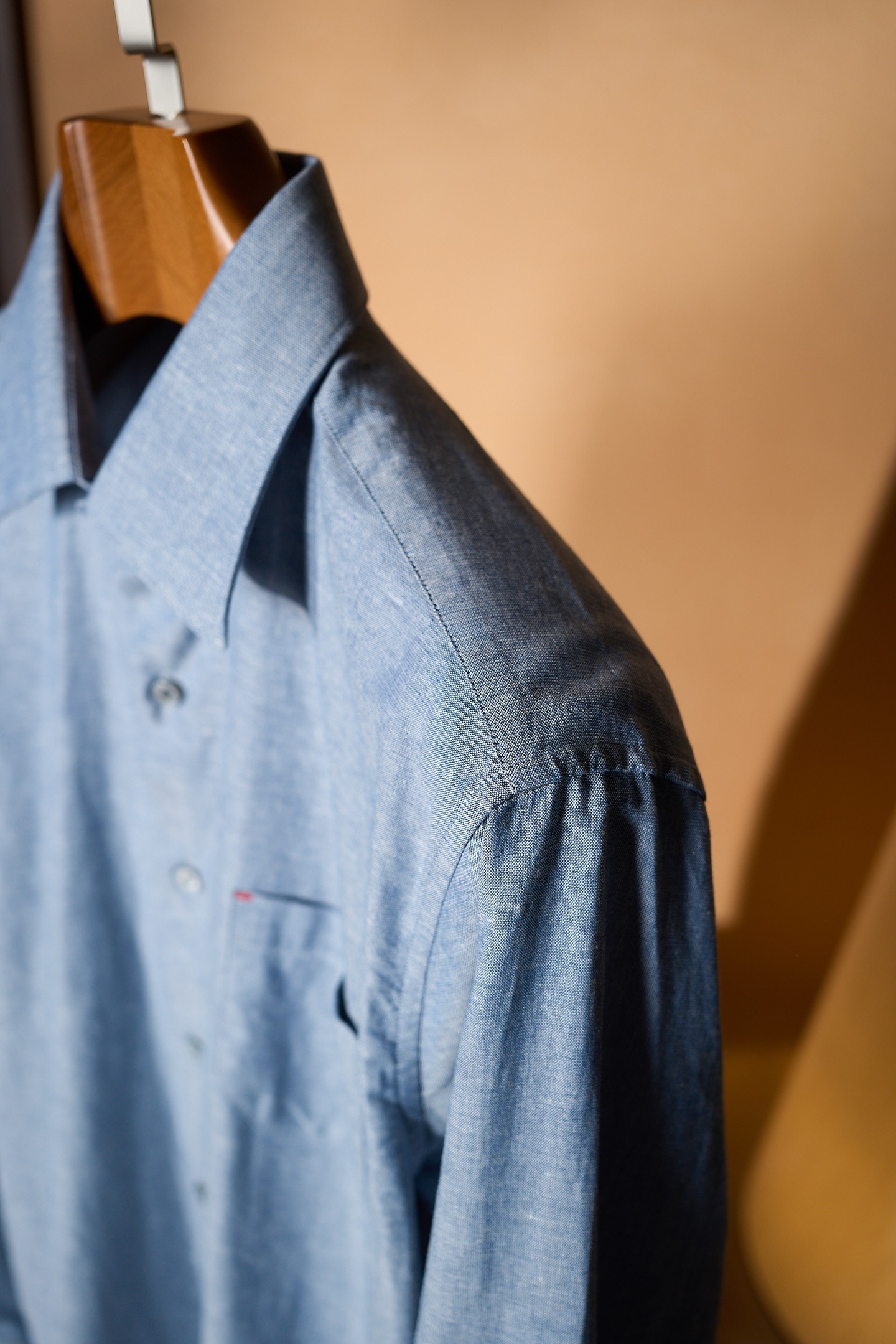 New#🟥Kiton 新款来袭！亚麻衬衫，独家巨献，胸前设计口袋，麻料以其独特的面料特点和休闲自然的风格