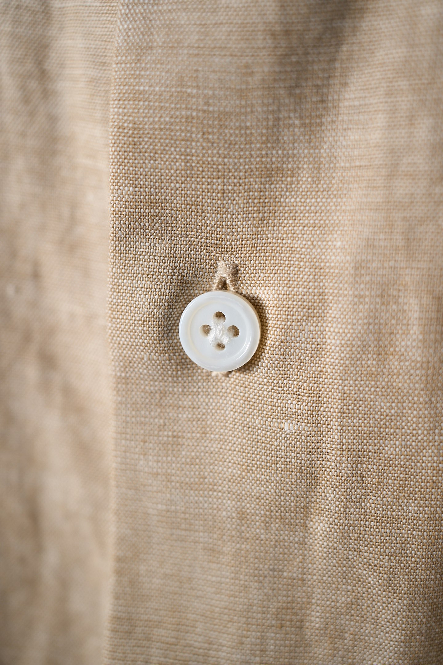 New#🟥Kiton 新款来袭！亚麻衬衫，独家巨献，胸前设计口袋，麻料以其独特的面料特点和休闲自然的风格