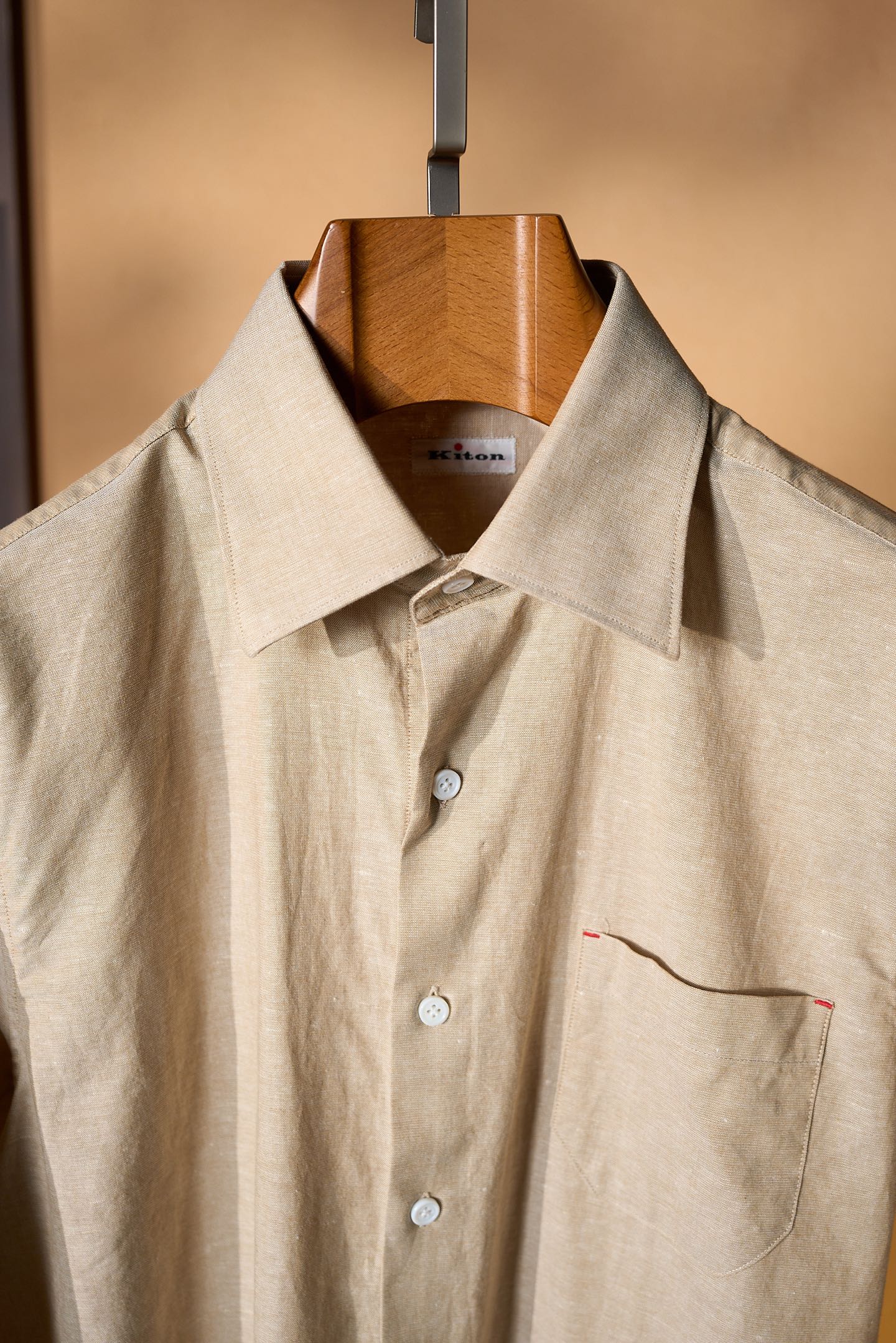 New#🟥Kiton 新款来袭！亚麻衬衫，独家巨献，胸前设计口袋，麻料以其独特的面料特点和休闲自然的风格