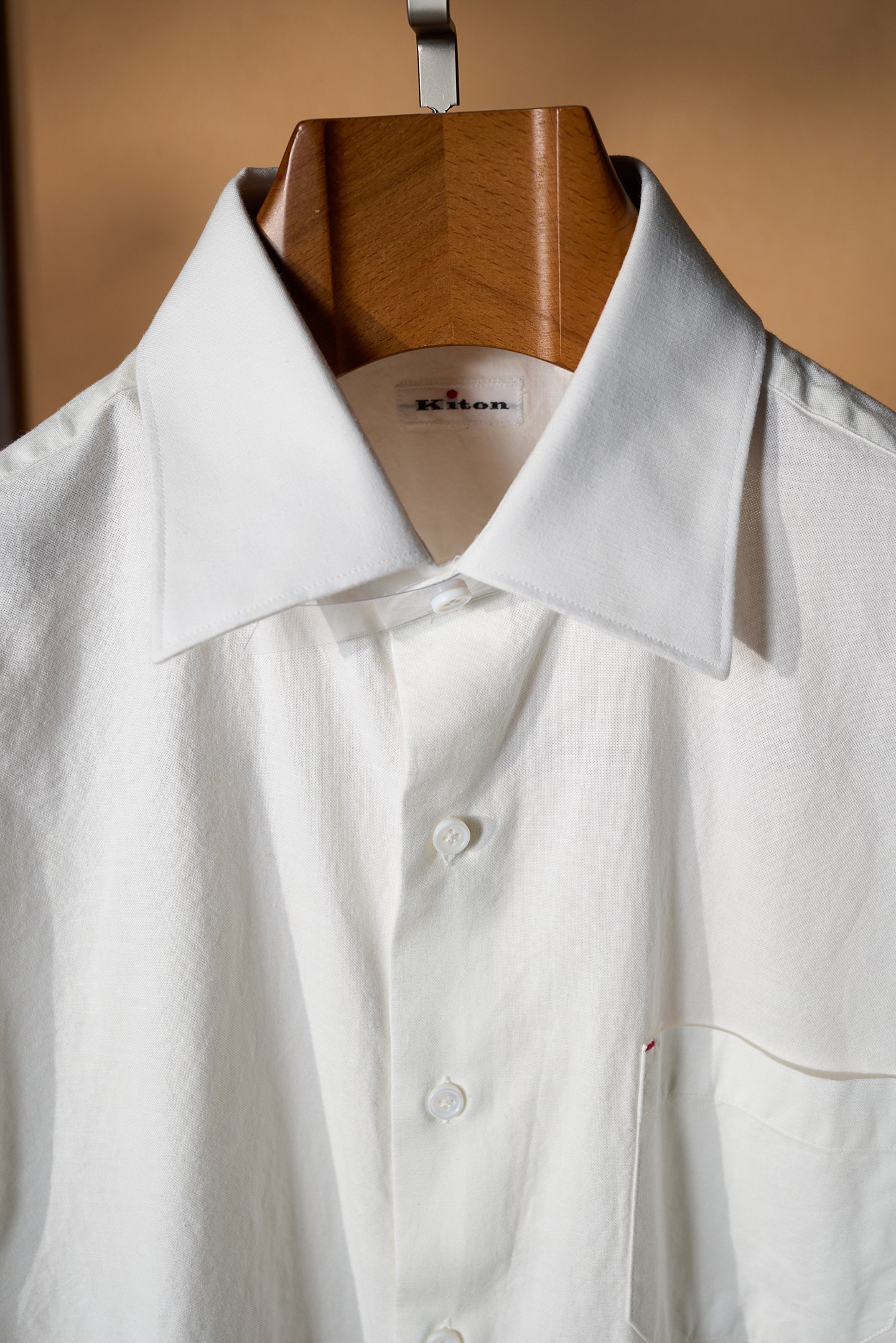 New#🟥Kiton 新款来袭！亚麻衬衫，独家巨献，胸前设计口袋，麻料以其独特的面料特点和休闲自然的风格