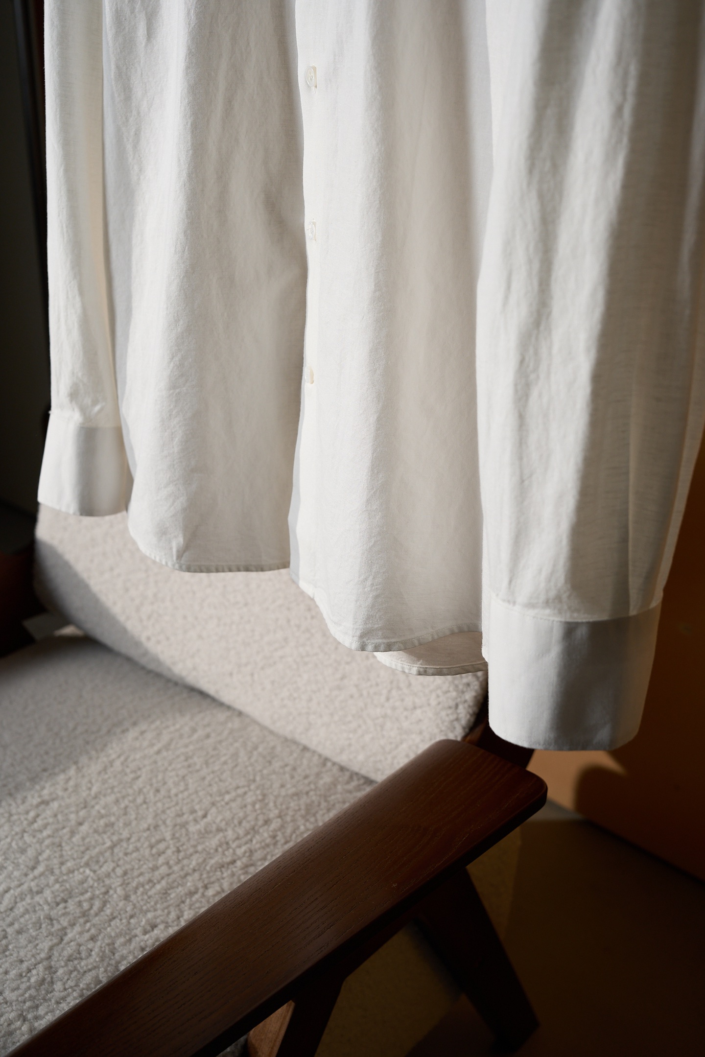 New#🟥Kiton 新款来袭！亚麻衬衫，独家巨献，胸前设计口袋，麻料以其独特的面料特点和休闲自然的风格