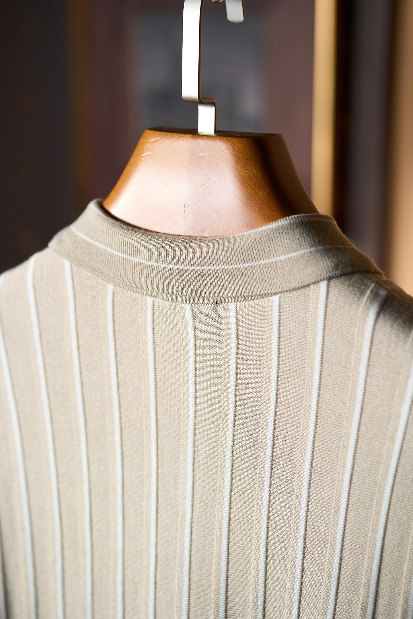 New#🟥 Brioni 布里奥尼 意大利感奢华独特三排粒扣设计简约精致翻领短袖针织POLO衫，竖条设计