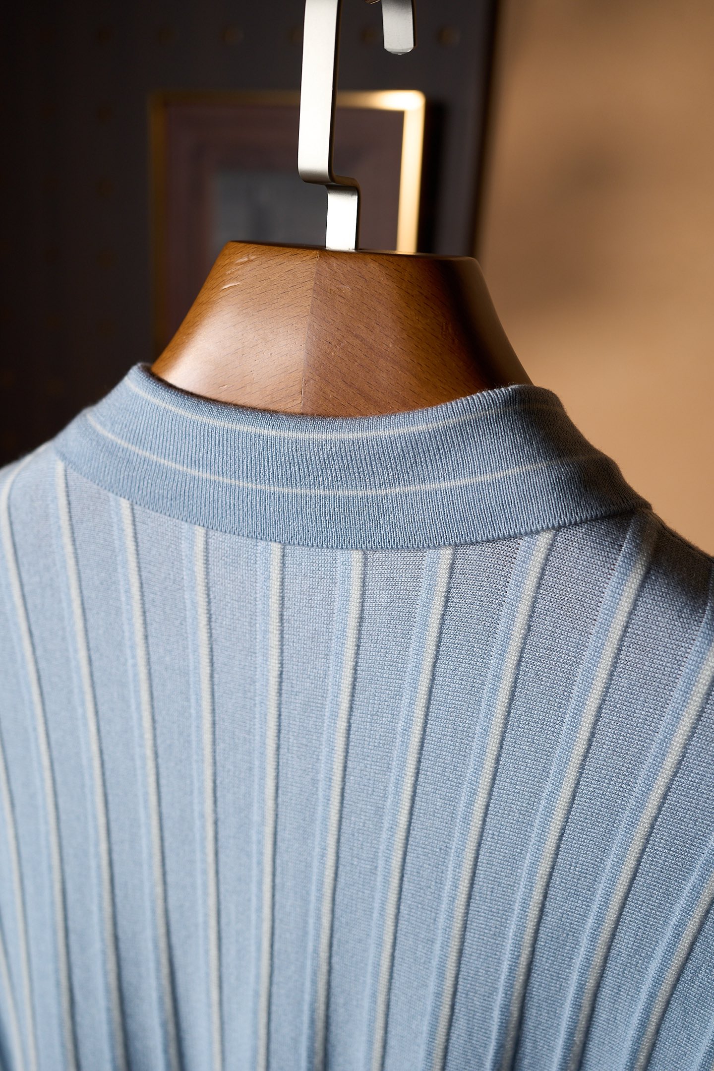 New#🟥 Brioni 布里奥尼 意大利感奢华独特三排粒扣设计简约精致翻领短袖针织POLO衫，竖条设计