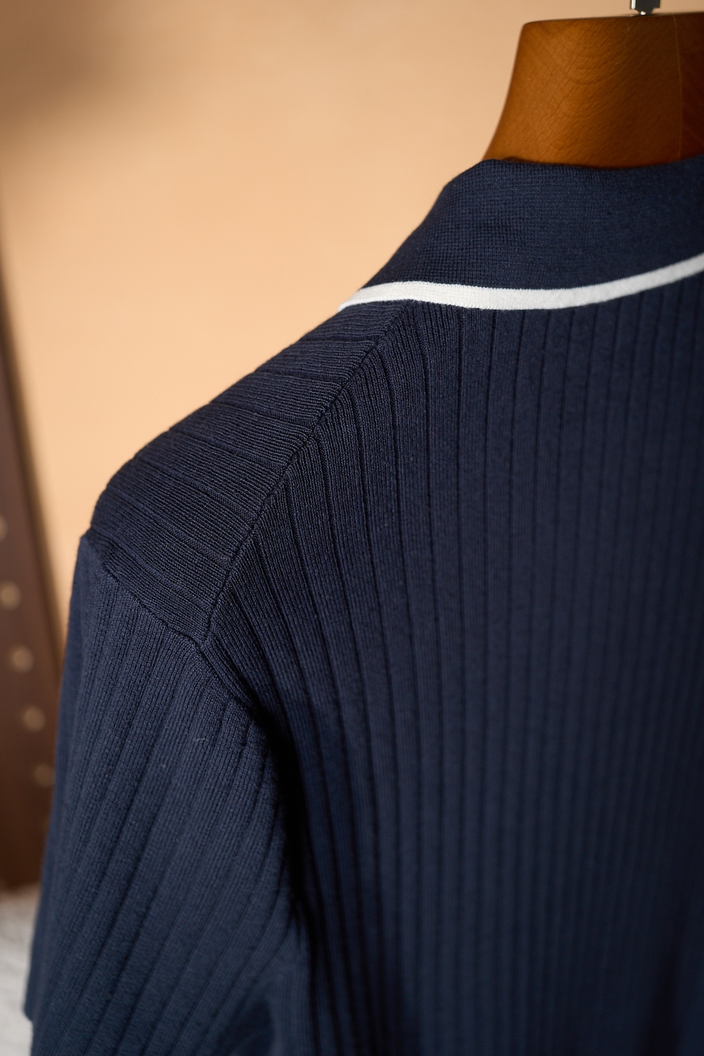 New#🟥Loro piana 意大利 罗纹工艺镌刻的优雅时尚Polo衫，优质的材质是时尚的基石。这款P