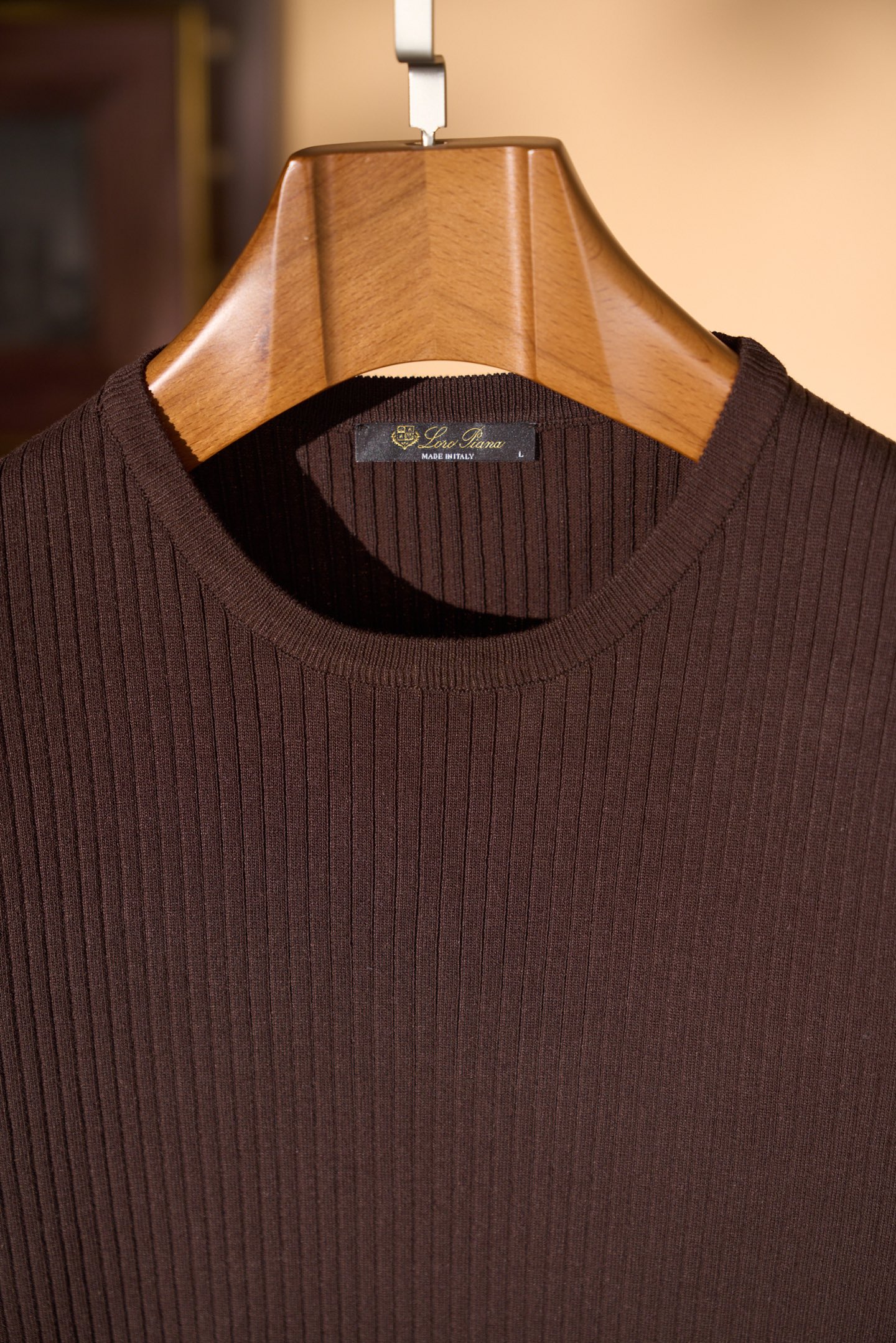 New#🟥Loro piana 诺悠翩雅，新款来袭夏日限定，温柔与雅致交织的宽条圆领针织衫！精选意大利匠