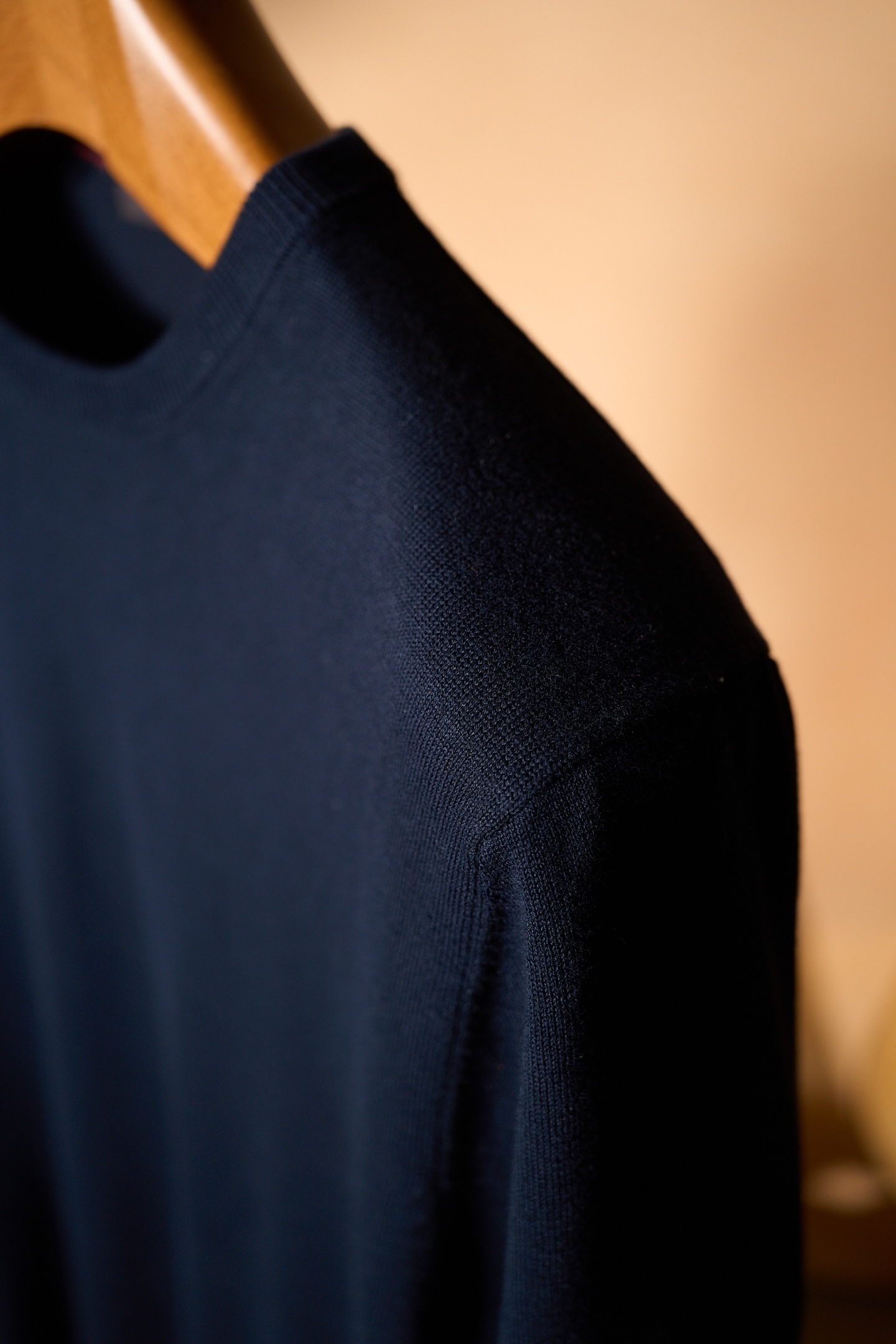 New#🟥Loro piana 夏日系列！圆领针织衫，以100%棉诠释意式极简的呼吸美学！意大利精梳棉匠