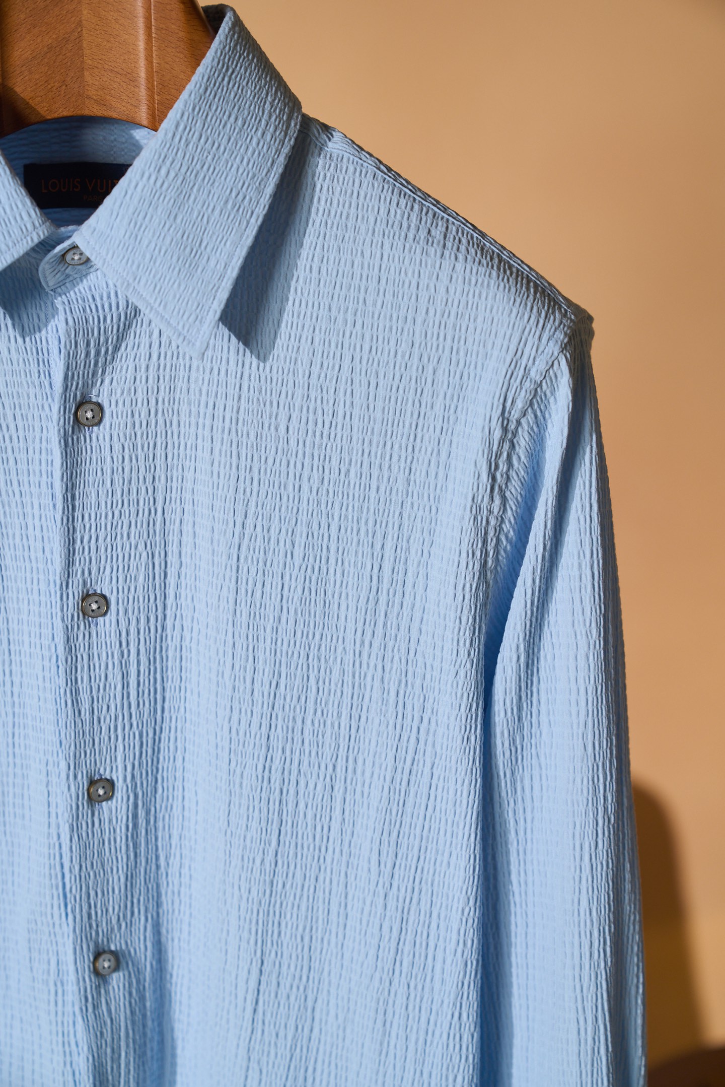 New#🟥「把晴空穿在身上，是Louis Vuitton独有的松弛高级感✨」浅天蓝色泡泡纱肌理自带空气感