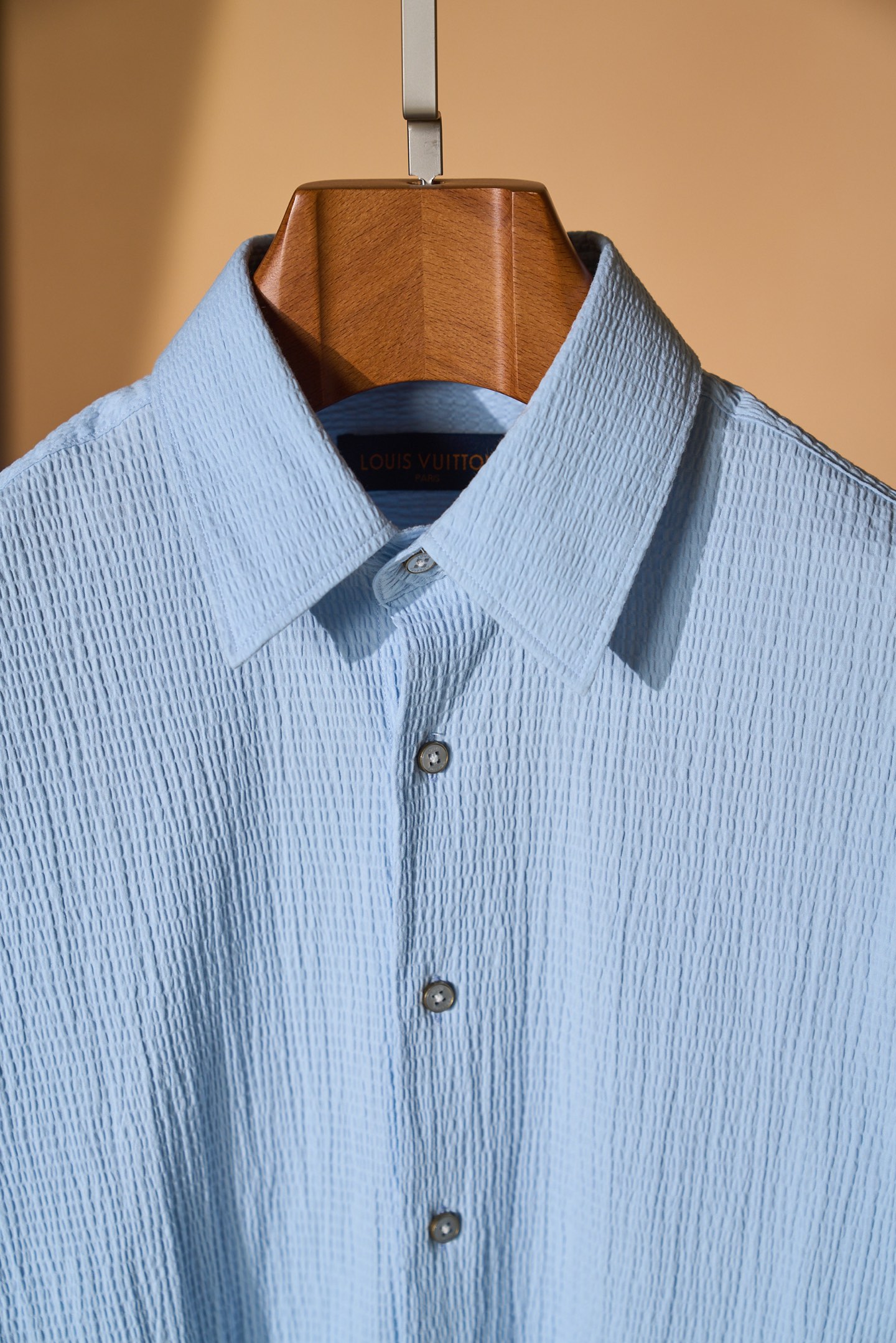 New#🟥「把晴空穿在身上，是Louis Vuitton独有的松弛高级感✨」浅天蓝色泡泡纱肌理自带空气感