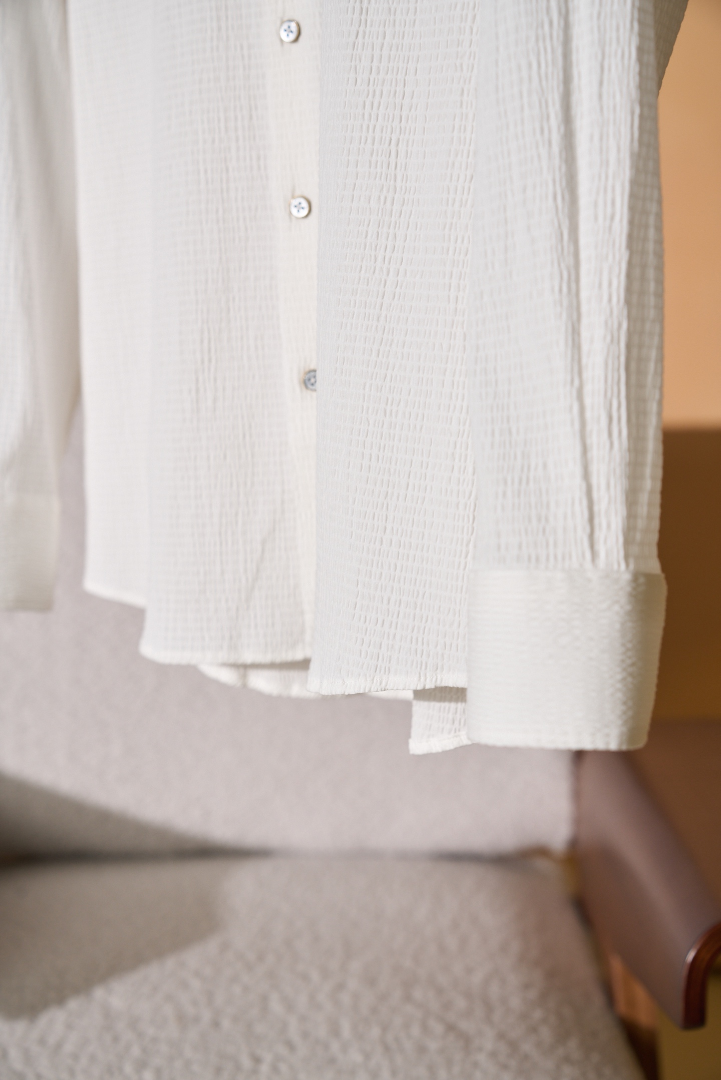 New#🟥「把月光白穿在身上，LV独有的松弛高级感🤍」纯净米白泡泡纱肌理自带空气感，自带凉感透气不闷汗，