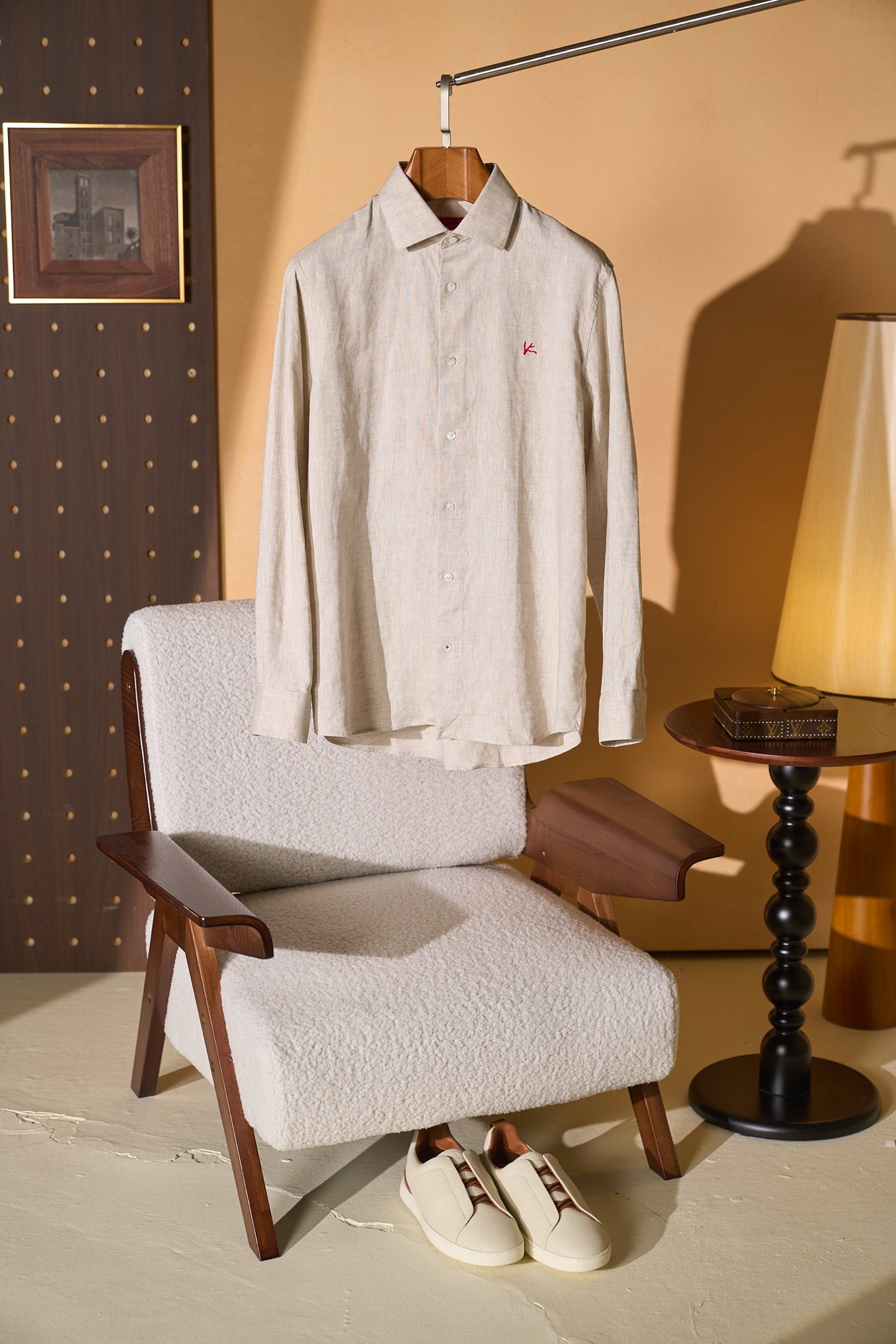 New#🟥ISAIA这件米色亚麻衬衫，直接把“不费力的高级感”焊在了身上，藏在这一件米色亚麻衬衫里。天然