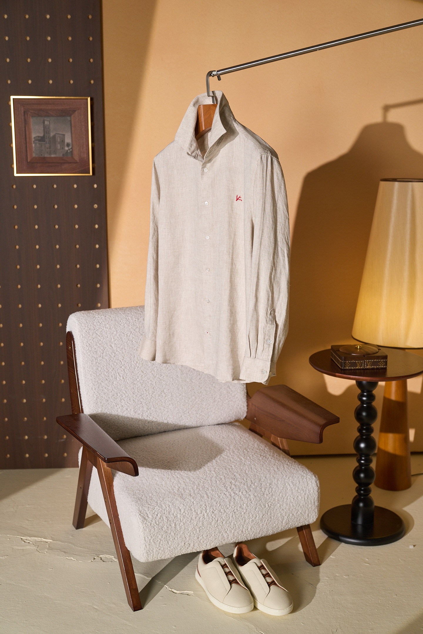 New#🟥ISAIA这件米色亚麻衬衫，直接把“不费力的高级感”焊在了身上，藏在这一件米色亚麻衬衫里。天然