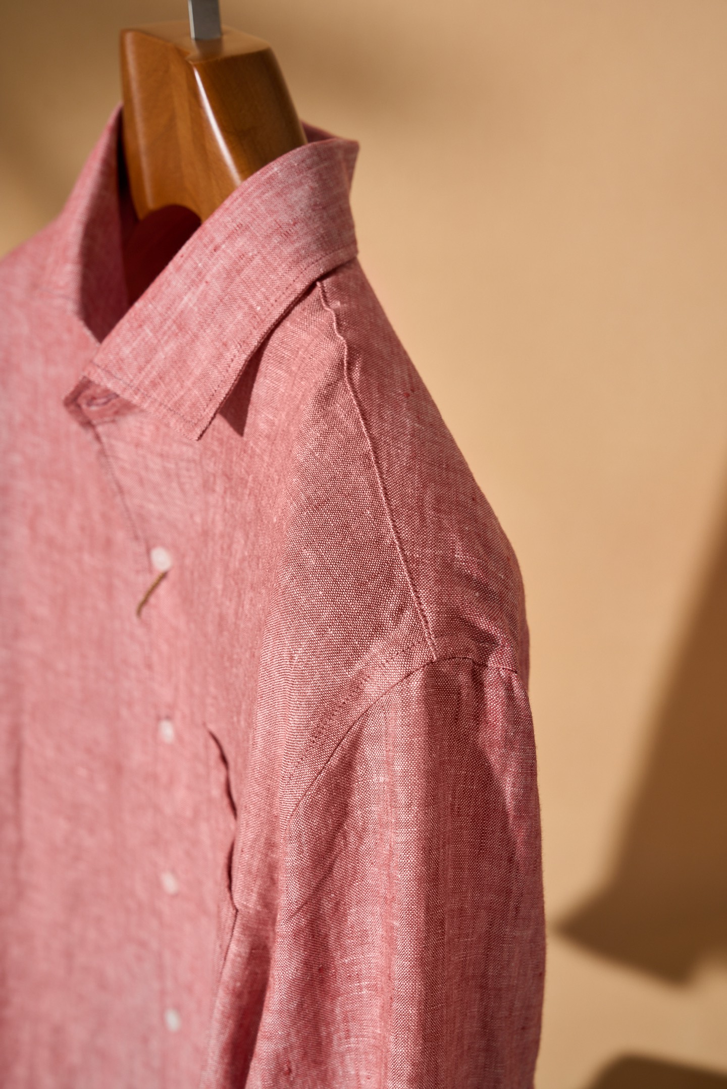 。New#🟥Loro Piana 同风格亚麻衬衫，来自意大利的100%天然亚麻，自带呼吸感的肌理纹理，让