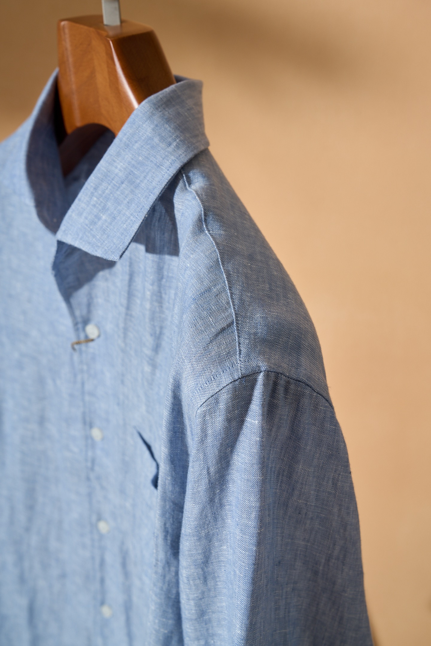 。New#🟥Loro Piana 同风格亚麻衬衫，来自意大利的100%天然亚麻，自带呼吸感的肌理纹理，让