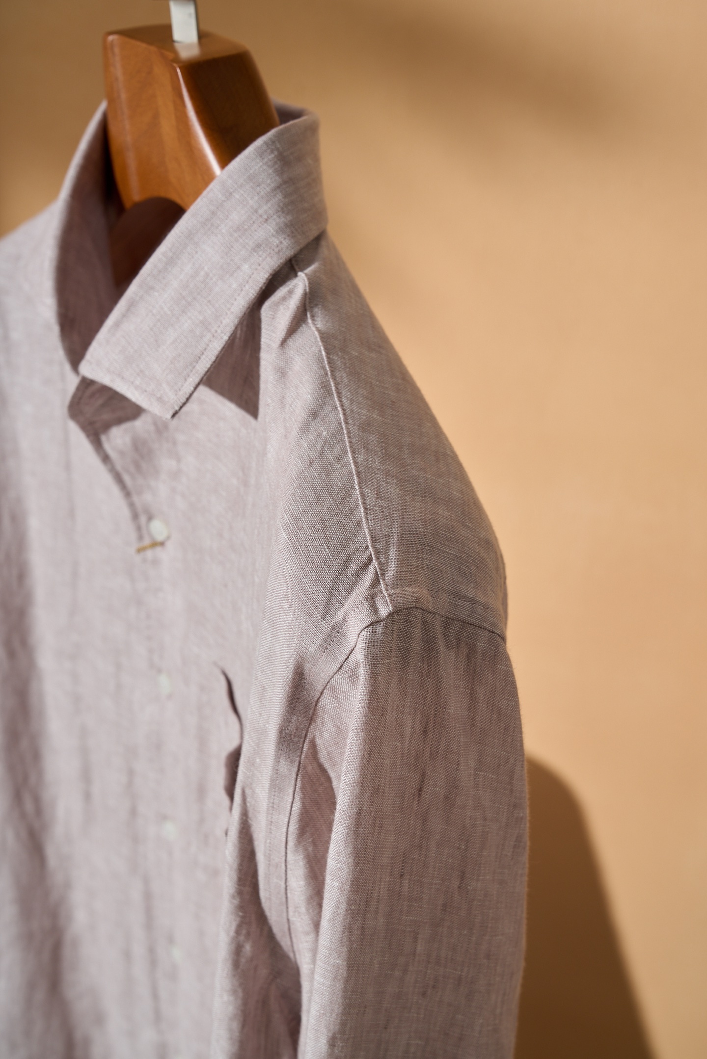 。New#🟥Loro Piana 同风格亚麻衬衫，来自意大利的100%天然亚麻，自带呼吸感的肌理纹理，让
