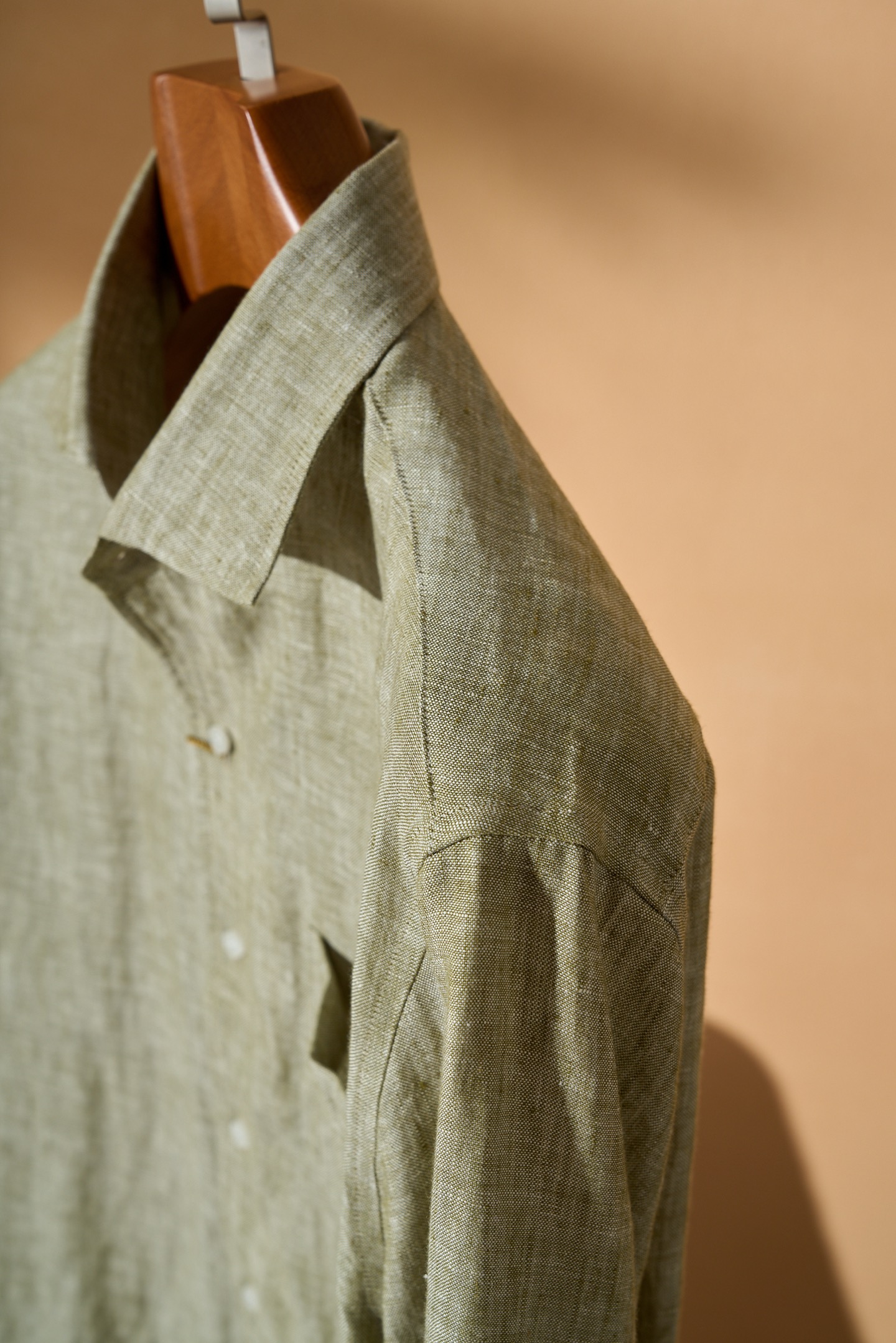 。New#🟥Loro Piana 同风格亚麻衬衫，来自意大利的100%天然亚麻，自带呼吸感的肌理纹理，让