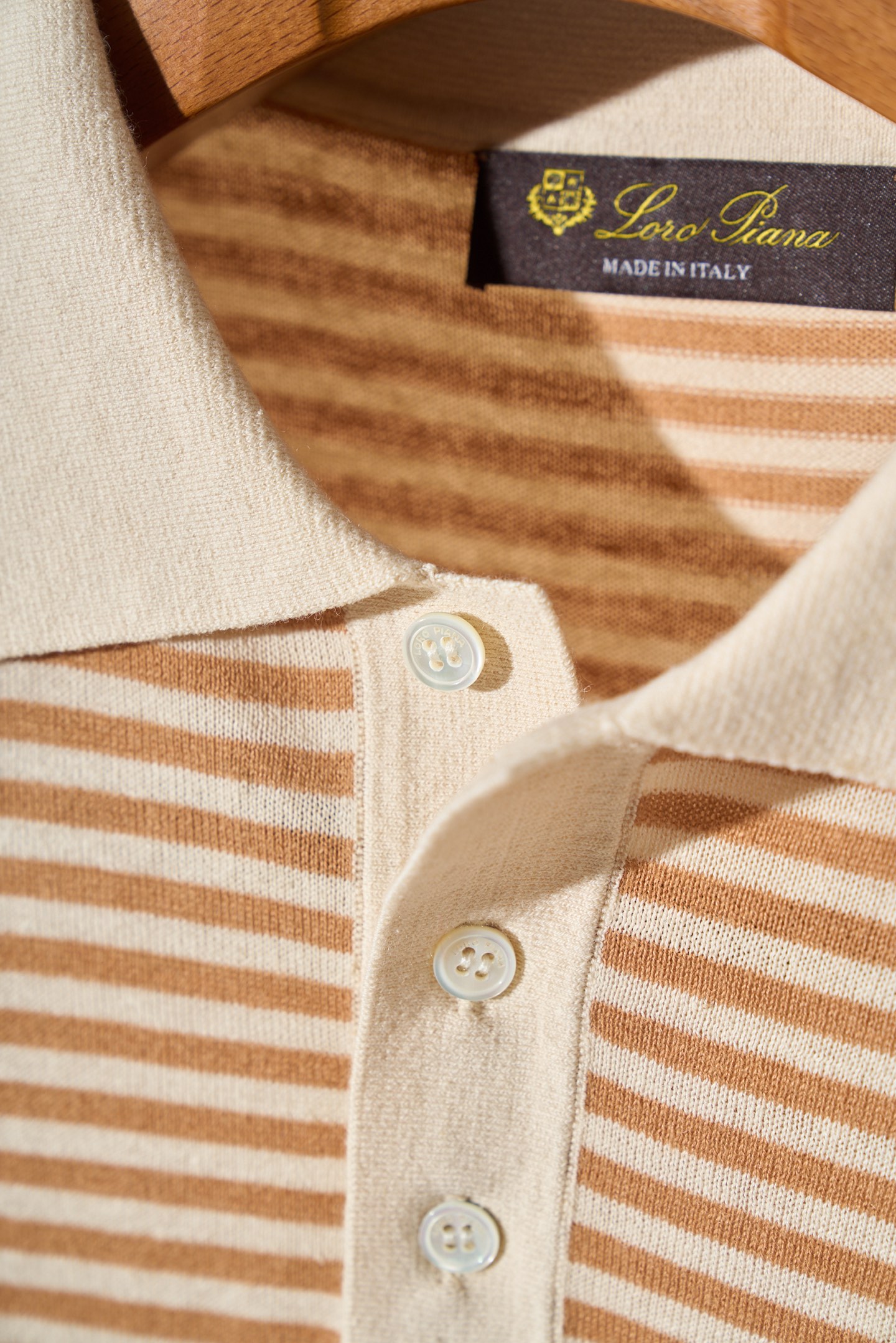 。New#🟥Loro Piana（诺悠翩雅）意大利顶奢羊绒面料品牌，被誉为“羊绒之王”，这款短袖POLO