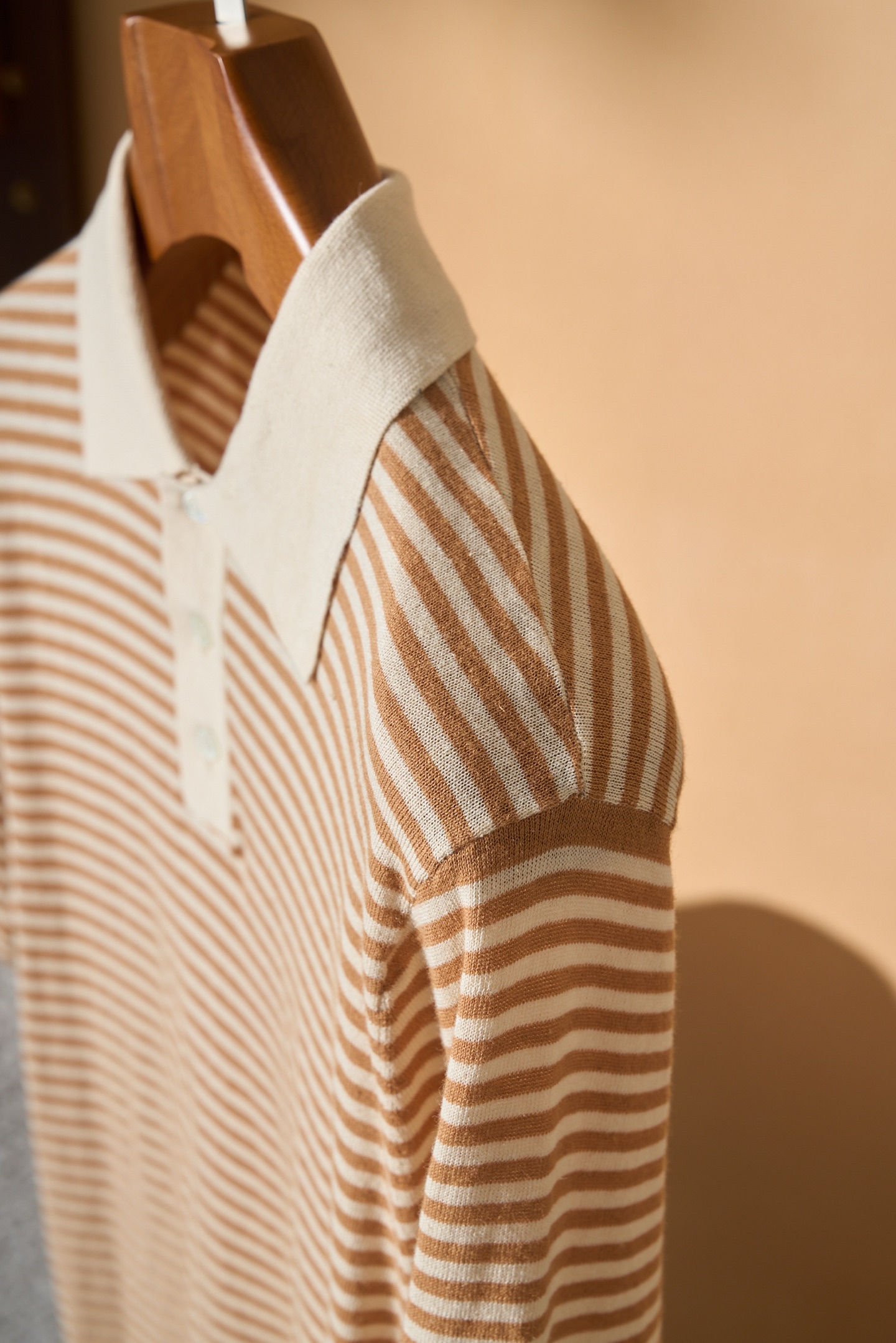 。New#🟥Loro Piana（诺悠翩雅）意大利顶奢羊绒面料品牌，被誉为“羊绒之王”，这款短袖POLO