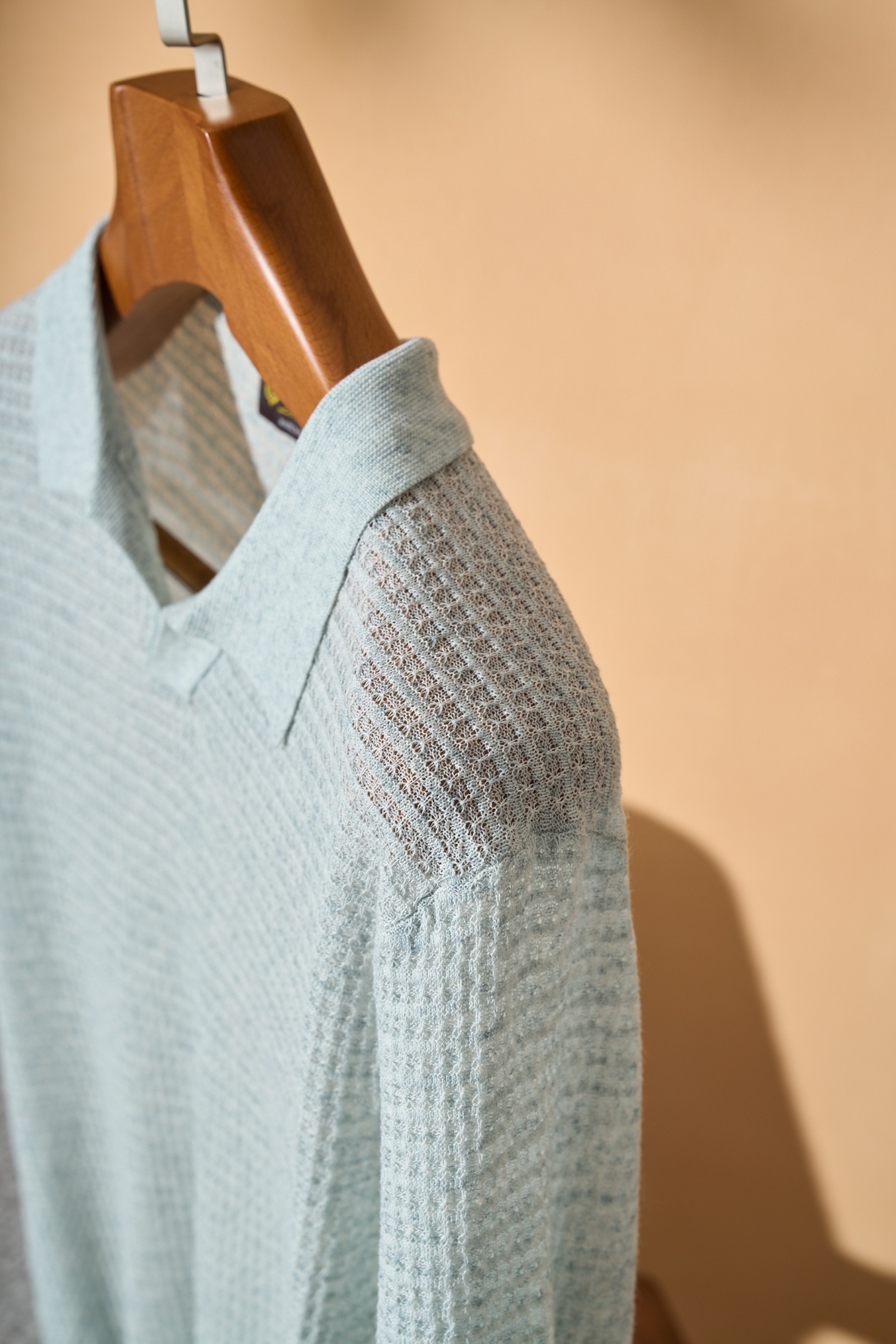 。New#🟥Loro Piana 华夫格针织POLO衫，标志性的亚麻混纺肌理，自带会呼吸的透气孔夏天的松