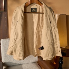 New# 🟥诺悠翩雅Loro Piana 天然水洗亚麻工装外套慵懒外套,汲取意式休闲格调时尚与舒适并存的佳作作为一个享誉 New# 🟥诺悠翩雅Loro Piana 天然水洗亚麻工装外套慵懒外套,汲取意式休闲格调时尚与舒适并存的佳作作为一个享誉