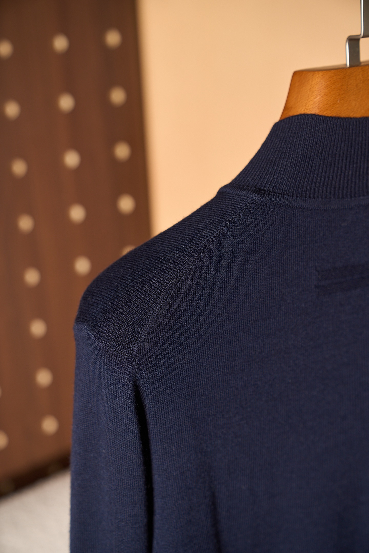 New# 🟥Zegna 杰尼亚 甄选硬朗男士羊毛拉链开衫，100%羊毛面料轻盈蓬松，带来无与伦比的亲肤触感，就像被一缕暖