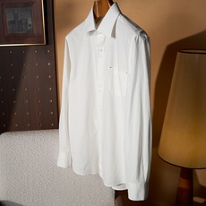 New# 🟥Kiton 新款来袭!亚麻衬衫,独家巨献,胸前设计口袋,麻料以其独特的面料特点和休闲自然的风格,成为这个春夏 New# 🟥Kiton 新款来袭!亚麻衬衫,独家巨献,胸前设计口袋,麻料以其独特的面料特点和休闲自然的风格,成为这个春夏