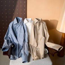 New# 🟥Kiton 新款来袭!亚麻衬衫,独家巨献,胸前设计口袋,麻料以其独特的面料特点和休闲自然的风格,成为这个春夏 New# 🟥Kiton 新款来袭!亚麻衬衫,独家巨献,胸前设计口袋,麻料以其独特的面料特点和休闲自然的风格,成为这个春夏