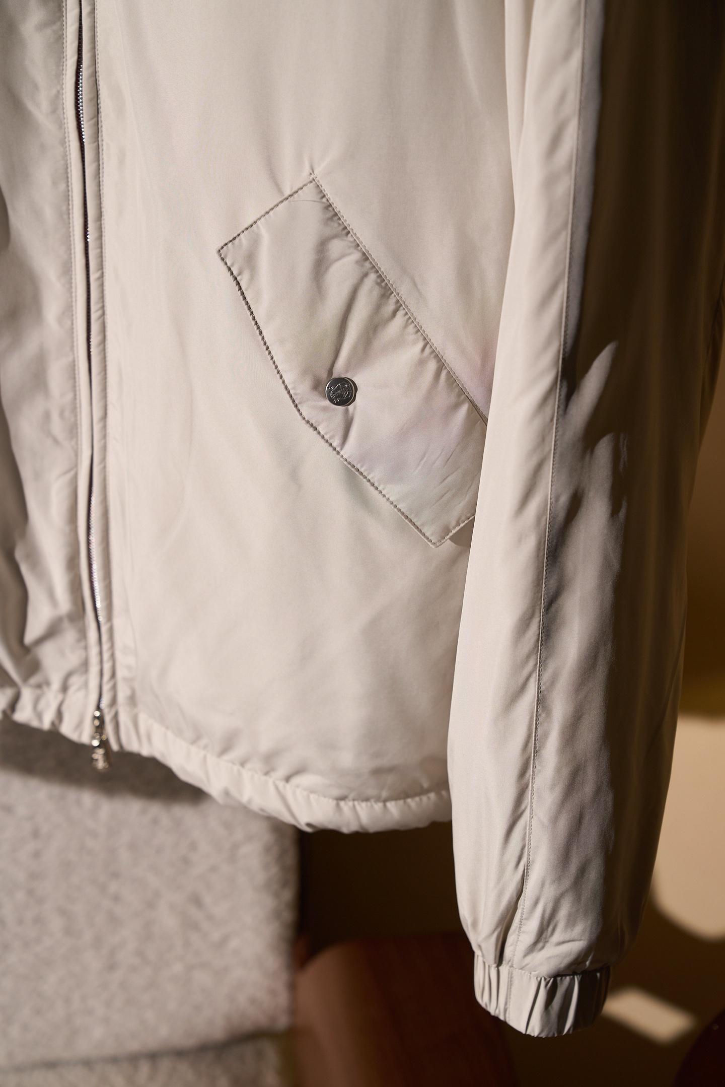 New# 🟥 Brunello Cucinelli 轻量立领薄棉夹克帽是通勤夹克，戴帽是防风外套。可拆卸连帽棉服，雾面尼
