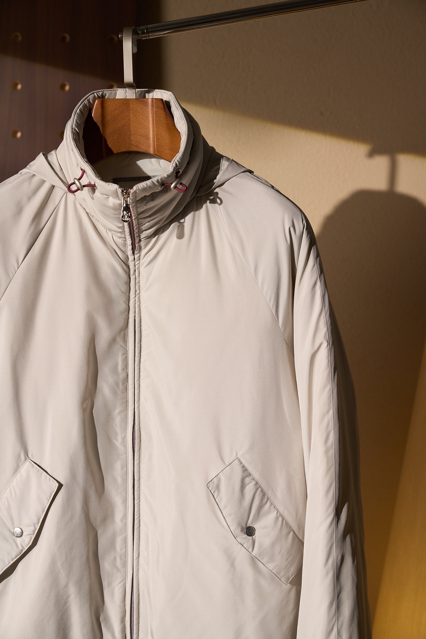 New# 🟥 Brunello Cucinelli 轻量立领薄棉夹克帽是通勤夹克，戴帽是防风外套。可拆卸连帽棉服，雾面尼