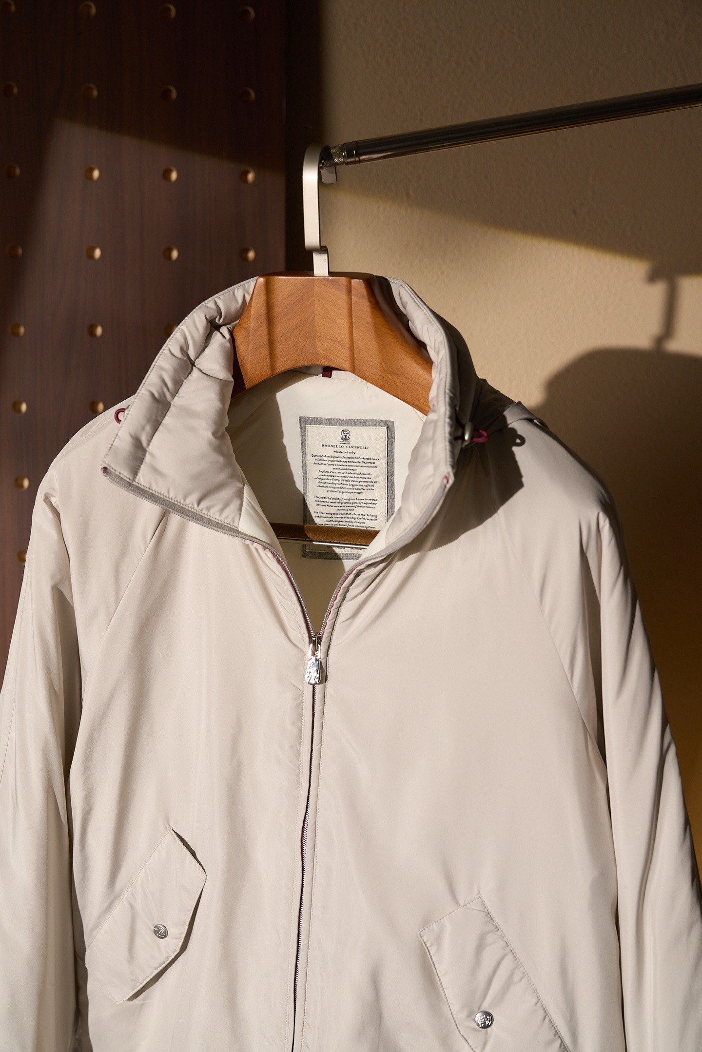 New# 🟥 Brunello Cucinelli 轻量立领薄棉夹克帽是通勤夹克，戴帽是防风外套。可拆卸连帽棉服，雾面尼