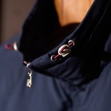 New# 🟥 Brunello Cucinelli 轻量立领薄棉夹克帽是通勤夹克,戴帽是防风外套。可拆卸连帽棉服,雾面尼 New# 🟥 Brunello Cucinelli 轻量立领薄棉夹克帽是通勤夹克,戴帽是防风外套。可拆卸连帽棉服,雾面尼