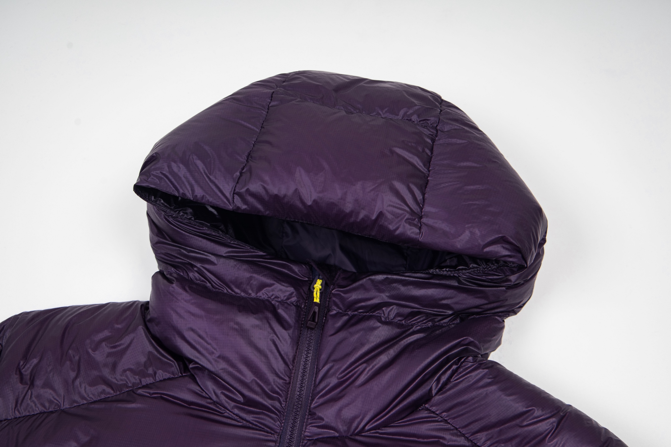 p465
KAILAS凯乐石5000GT雪山羽绒服情侣冬季新款1000蓬鹅绒保暖轻量外套
凯乐石 5000GT25最新款 注意甄别 我家是2025版 最新版 市场货均为去年款式 细节可以体现
1.填充:采用 1000 蓬95%拒水鹅绒填充。
2.拒水羽绒特性更是让它在风雪交加的环境中依旧保持出色蓬松度,保暖性能持久在线,为你在高海拔区域提供持续暖意。
3.极致轻量,减负探索之路,450G零感般轻量
4.面料:无胆布锁绒工艺,7D尼龙66防风防泼水。
现货:天池蓝 玄幽紫 苍月蓝 玄铁黑
预售:暗泉绿 玉雪粉(10天)
尺码:S M L XL XXL最大穿到200斤左右
