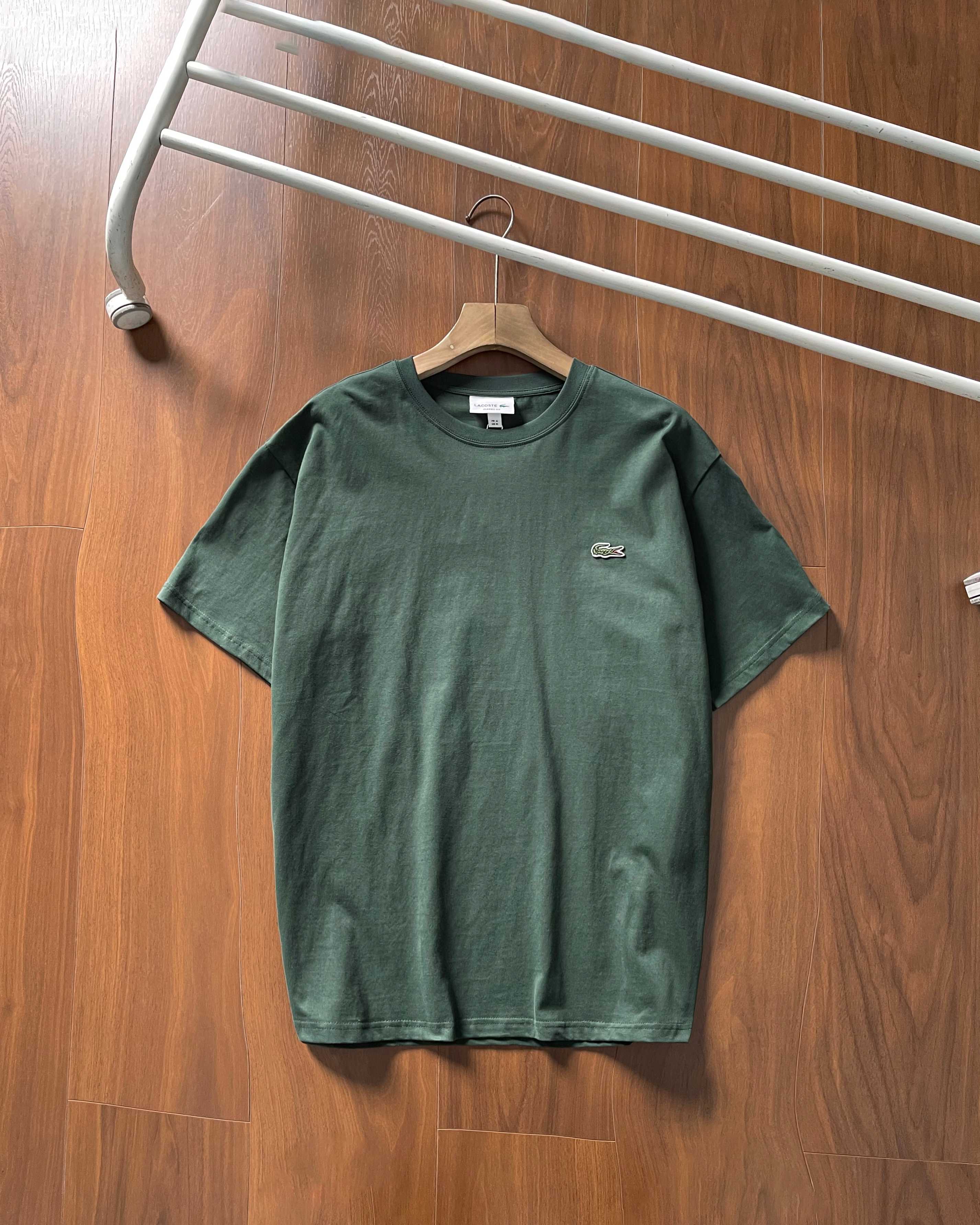 💰80【高品质】货号2552
LACOSTE法国鳄鱼男装经典基础款7色休闲纯棉舒适短袖正肩T恤|官网新款 胸前经典刺绣logo 高品质货✔全棉220克洗水面料 !柔软舒适!品质超好!基础款主要就是品质货!经典款一直很受欢迎!做工细节非常好!!简约圆领短袖T恤是永远的标配 胸前经典品牌logo !各大明星同款!配情侣更佳 高品质货质量巨好 纯棉柔软与亲肤 立体设计与剪裁 经典款式时尚不过时!
颜色 黑色 白色 宝蓝 卡其 墨绿 深灰 花灰
尺码:M一2xL
M 肩宽 47 胸围104 衣长69
m可穿100斤-135斤
L 肩宽 48 胸围108 衣长71
L可穿135斤-155斤
XL肩宽 50 胸围112 衣长73
XL可穿155斤-185斤
2XL肩宽52 胸围116 衣长75
2XL可穿180斤-205斤