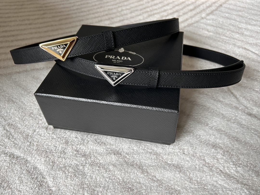 Prada Female Belt: Classic Black Leather for Confident Style Statement - 图片 1