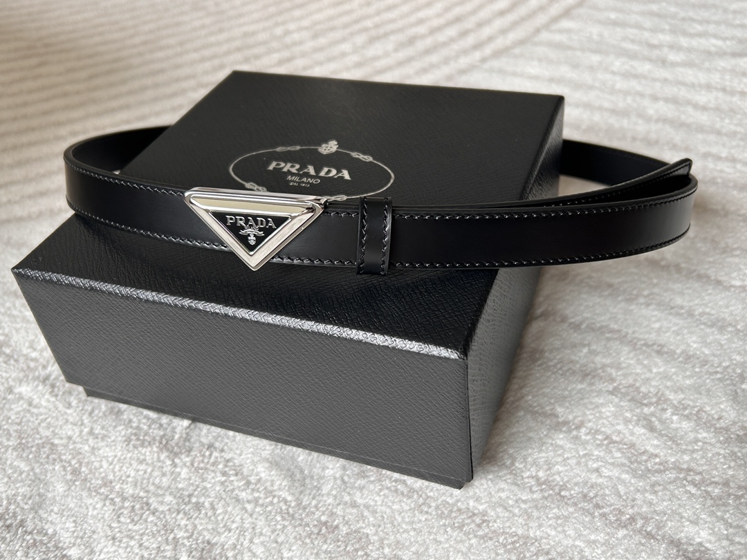 Prada Female Belt: Classic Black Leather with Triangle Button, Versatile for Work and Leisure. - 图片 6