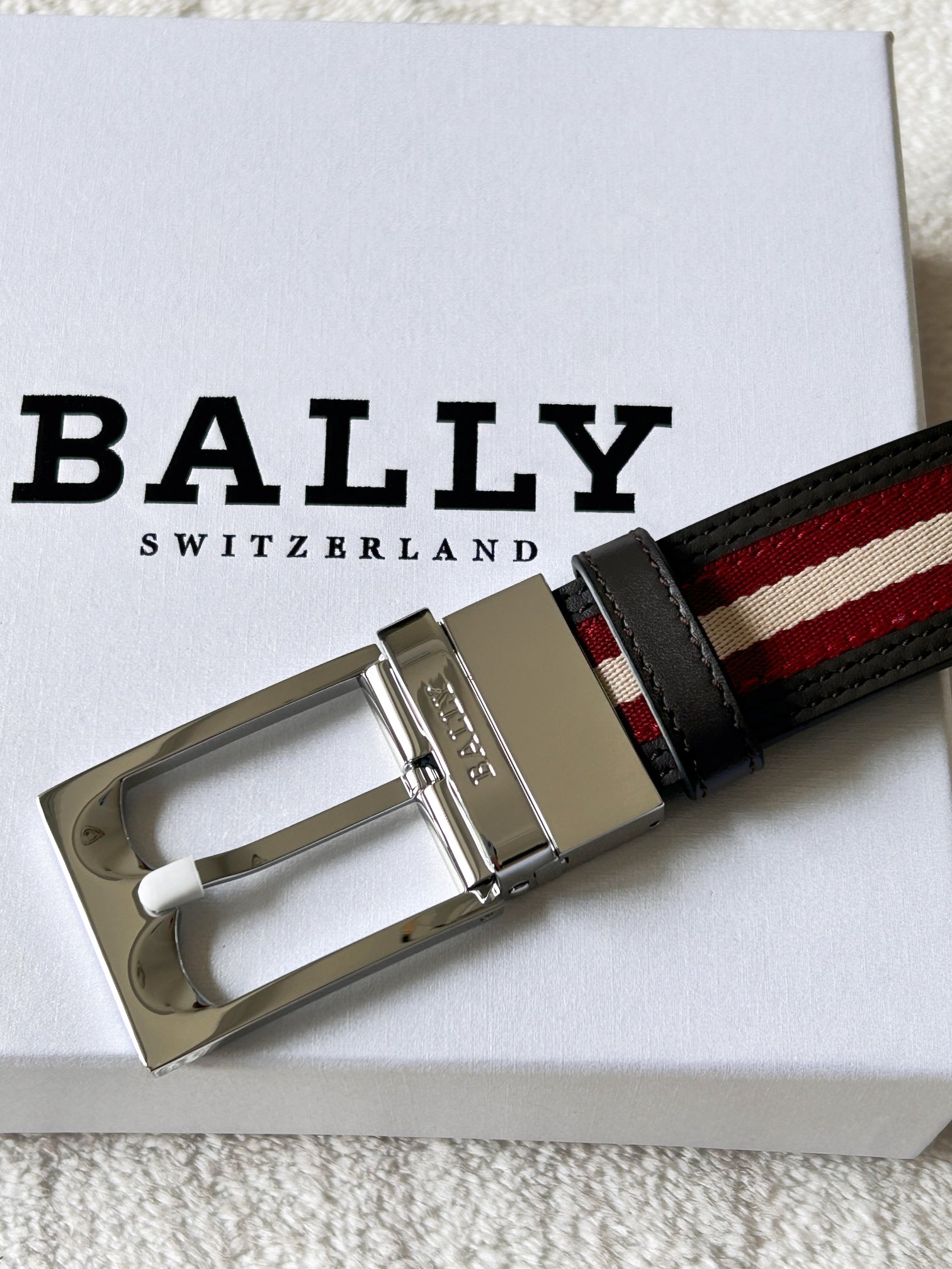 Bally Men’s Double Belt: Modern Style with Classic Black and White Stripes - 图片 2