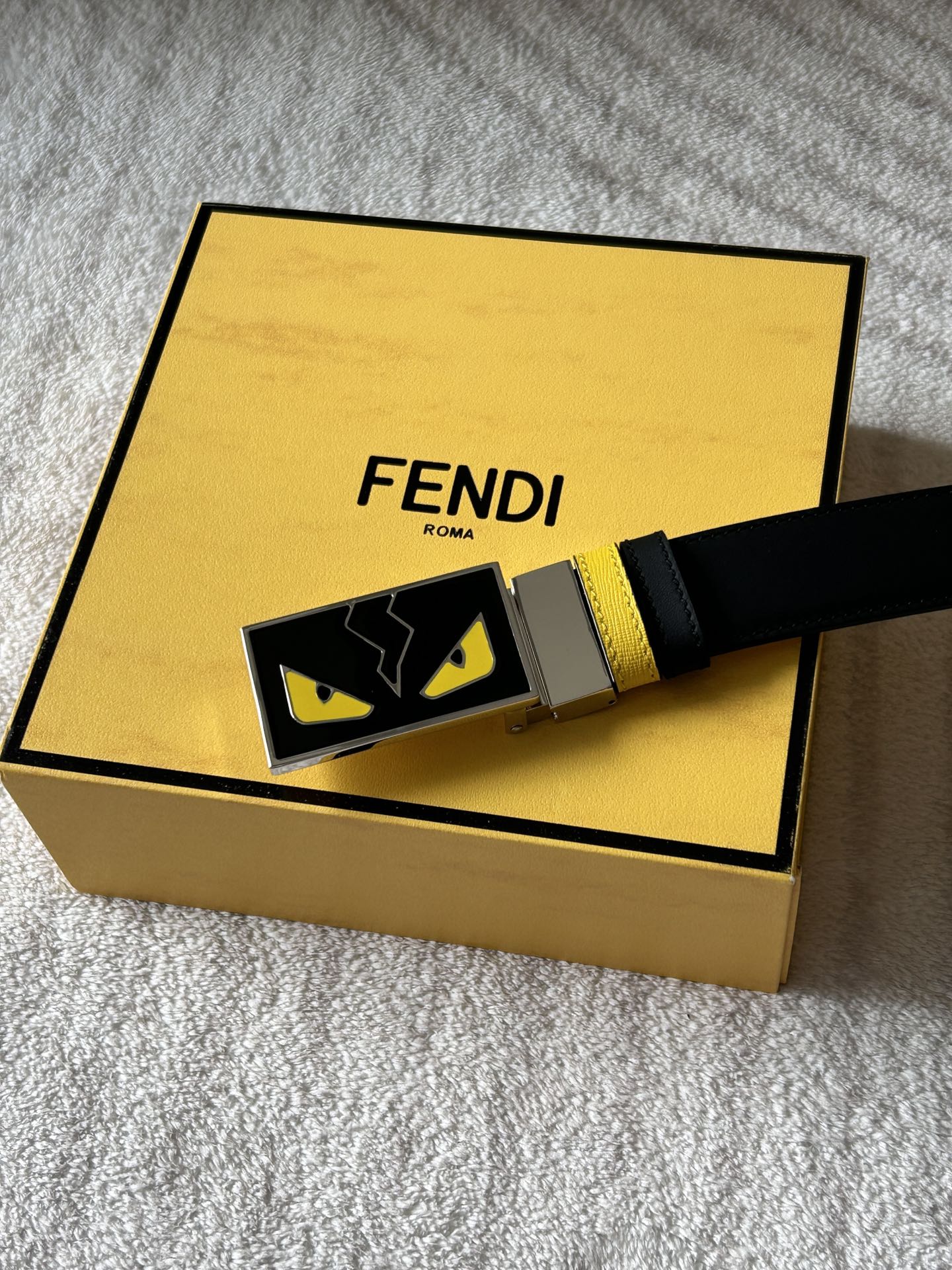 Fendi 𝕎𝕚𝕕𝕥𝕙：𝟯 𝟰𝗰𝗺 代购品质 免税包装 芬迪 FENDI 小怪兽 进口牛皮双面可用/搭配精品纯铜五金扣 对版开模 精工细节走线 做工 长度可自由裁剪