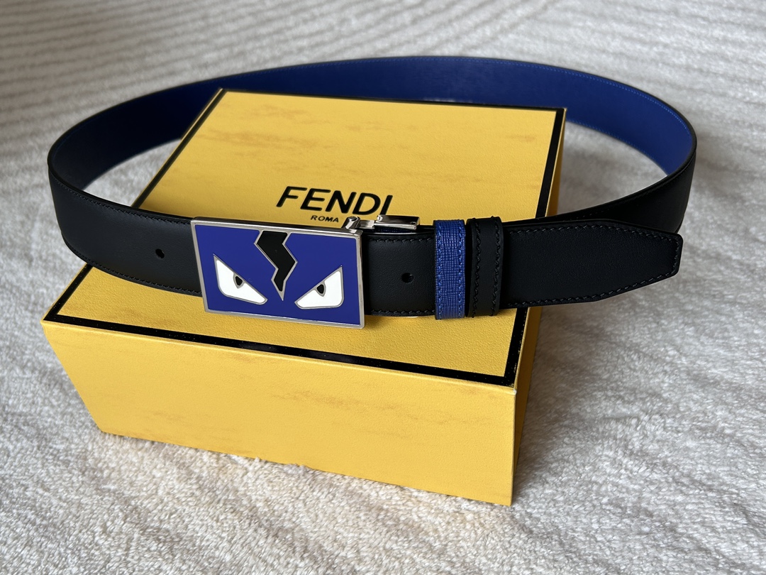 Fendi 𝕎𝕚𝕕𝕥𝕙：𝟯 𝟰𝗰𝗺 代购品质 免税包装 芬迪 FENDI 小怪兽 进口牛皮双面可用/搭配精品纯铜五金扣 对版开模 精工细节走线 做工