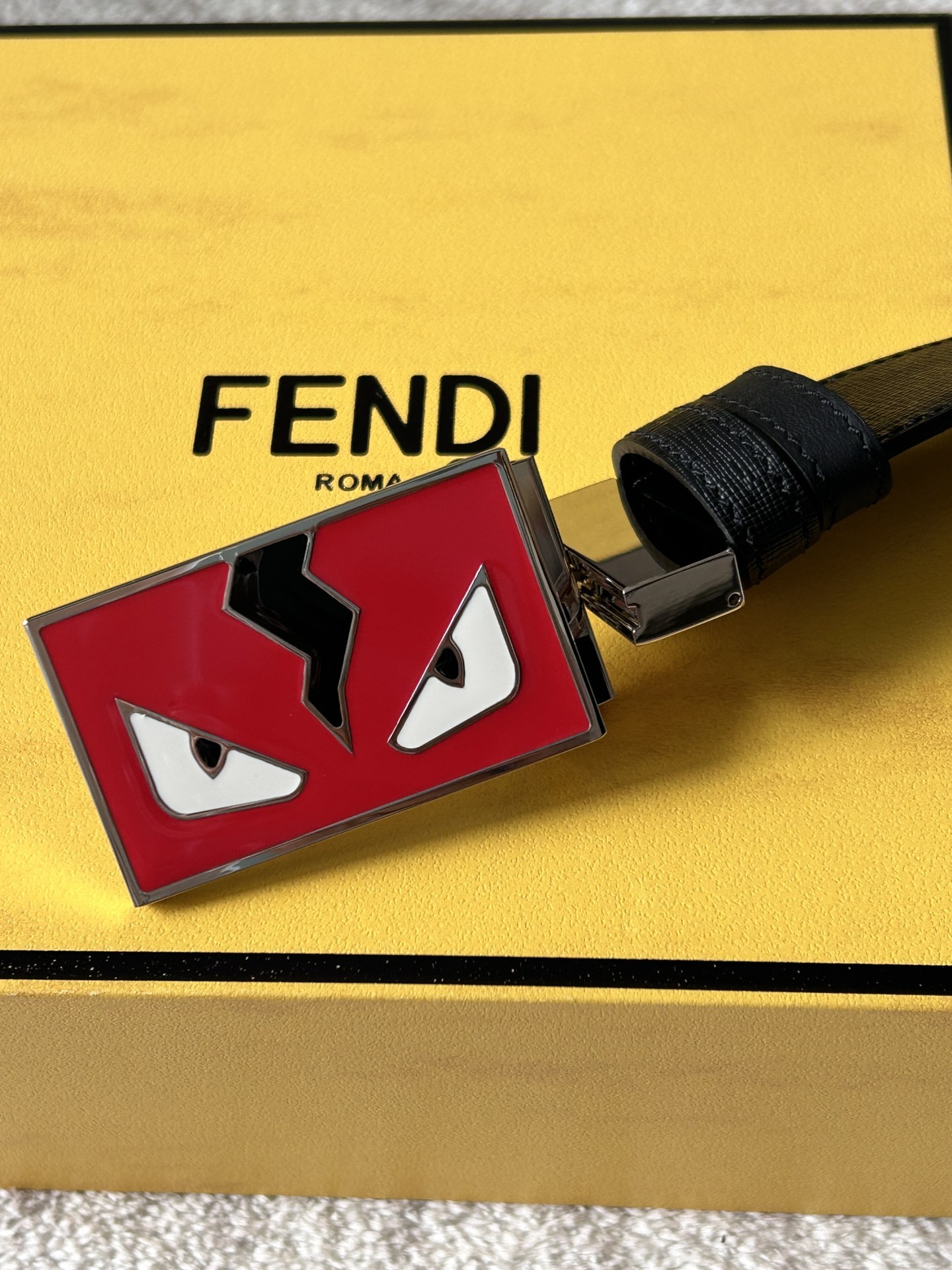 Fendi 𝕎𝕚𝕕𝕥𝕙：𝟯 𝟰𝗰𝗺 代购品质 免税包装 芬迪 FENDI 小怪兽 进口牛皮双面可用/搭配精品纯铜五金扣 对版开模 精工细节走线 做工 长度可自由裁剪