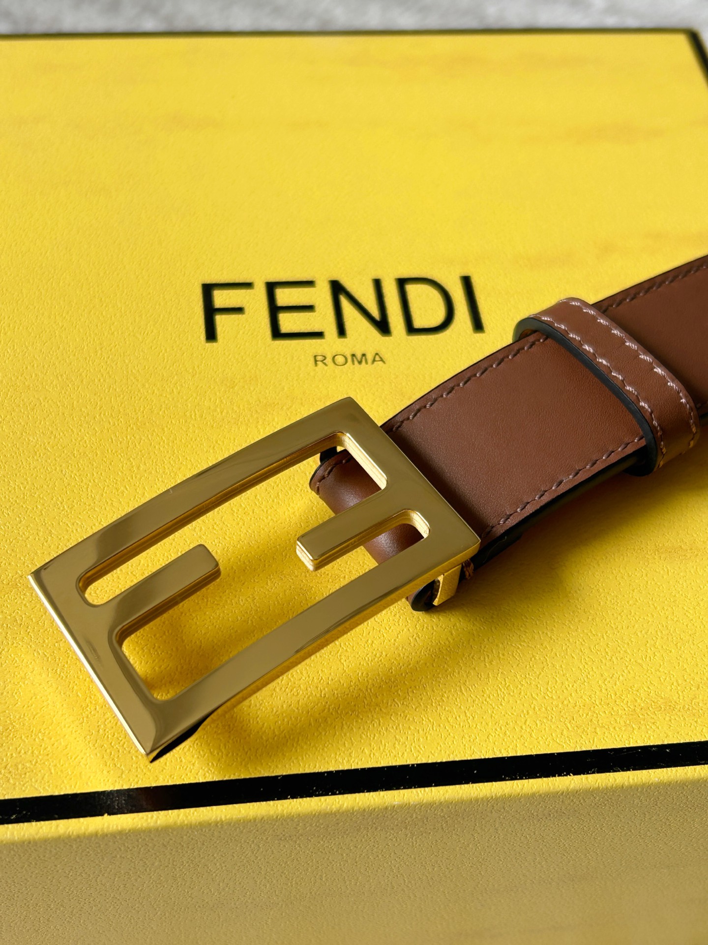 Fashionable Double-F Button Belt by Ms. Findl: High-Quality Classic Design. - 图片 2
